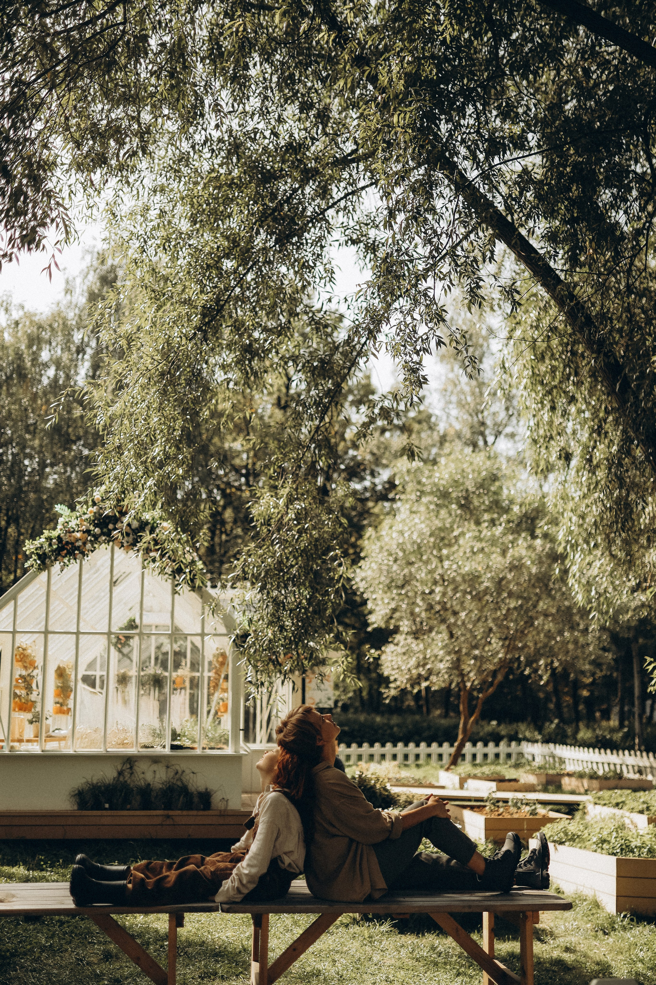 Дина и Миа в огороде. Семейный и детский фотограф в Москве Анастасия Меликова