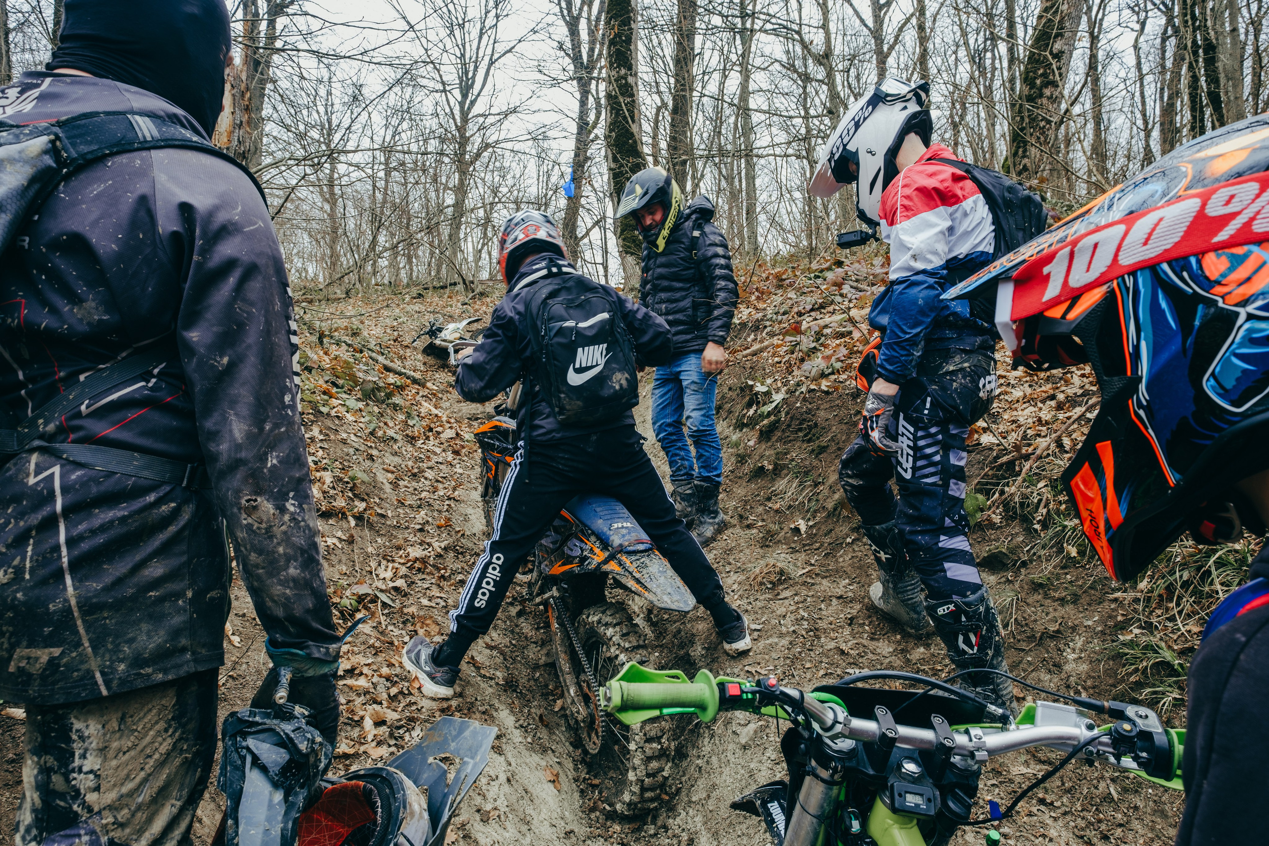 Съемка для Sharmax Moto в Горячем Ключе. Свадебный фотограф Денис Ожигин в Краснодаре и крае. Эмоциональная и стильная съемка вашего дня