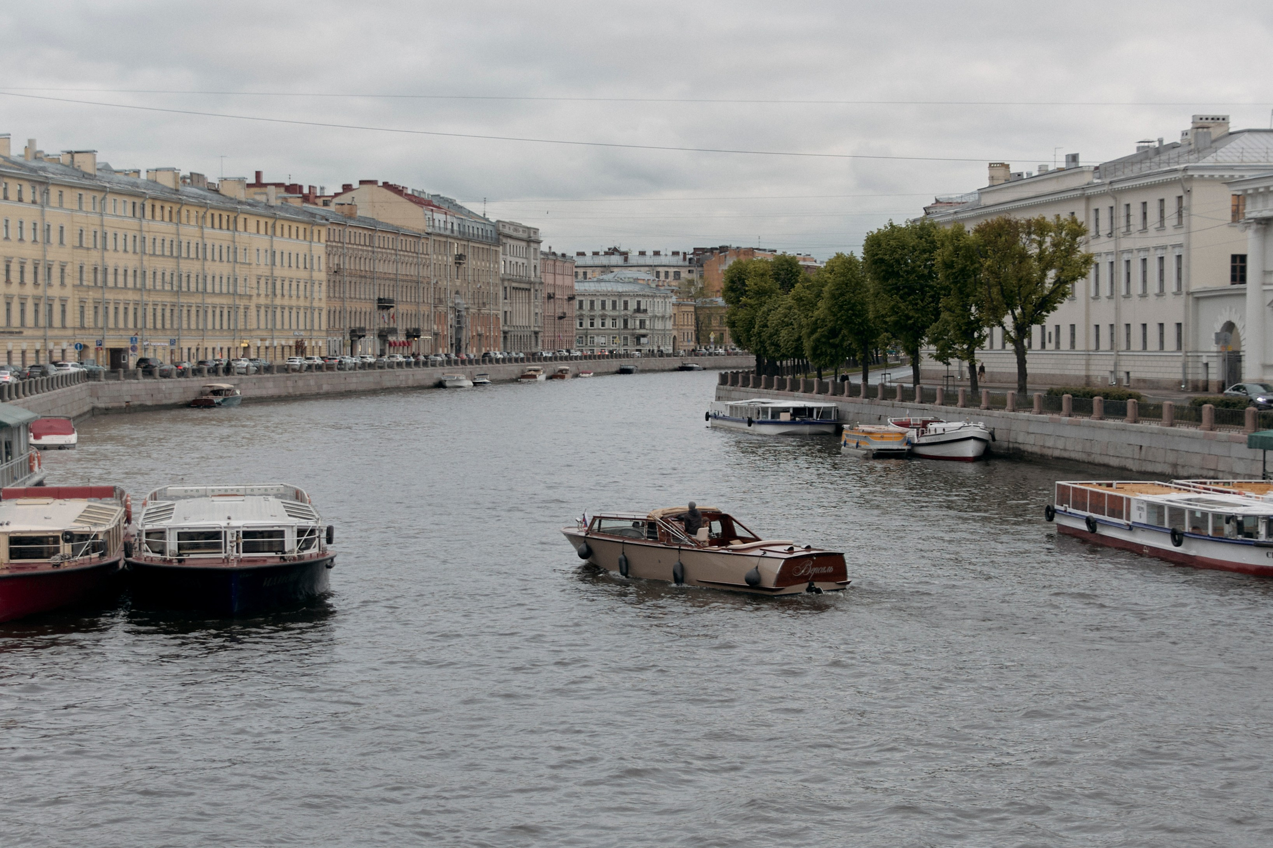 Давай арендуем катер. Фотограф СПБ Засорина Юлия