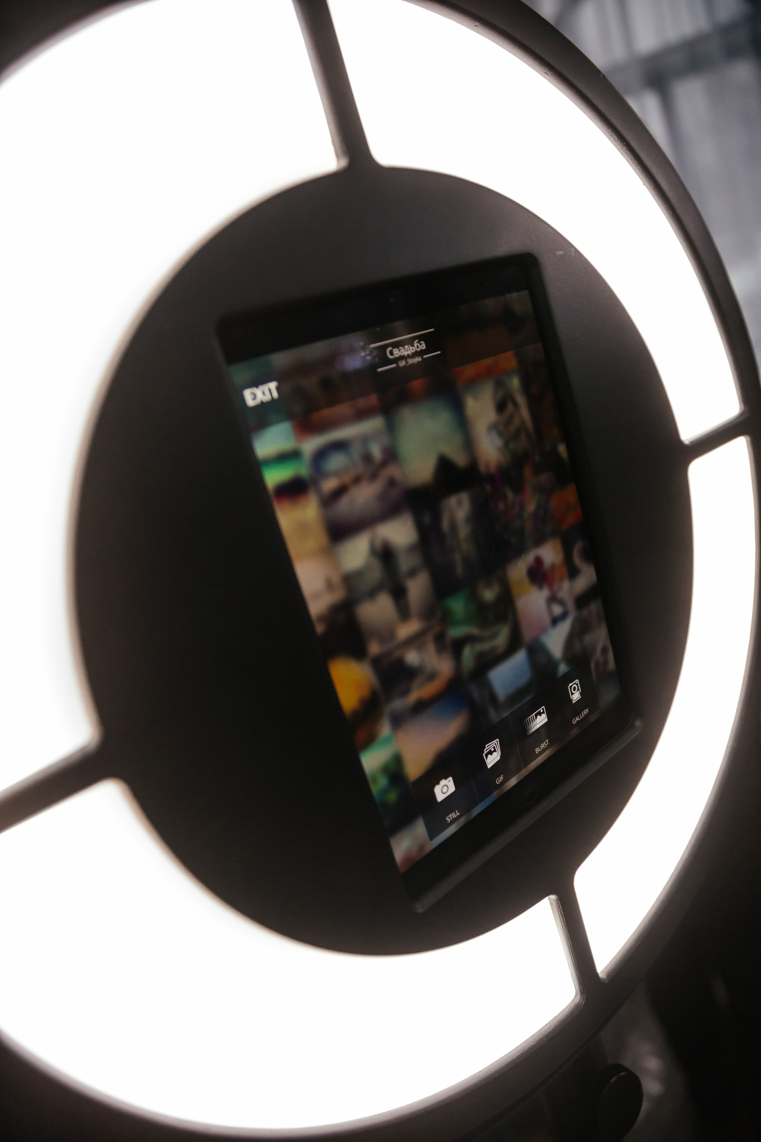 Фото-гиф-стойка BLACK (фотобудка, селфизеркало). Инсталаб Краснодар фото и видео интерактивы на ваше мероприятие