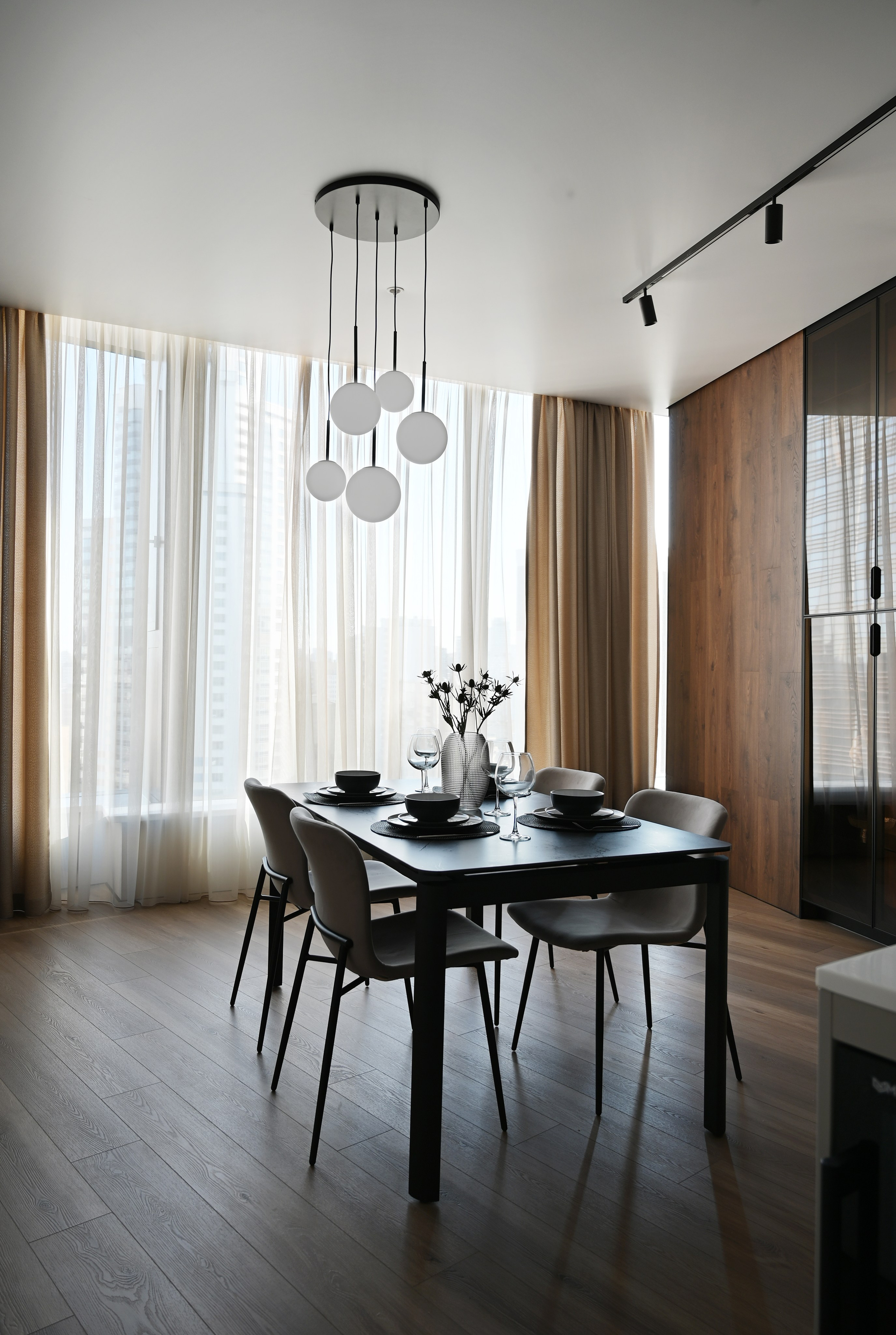 Башня Исеть дизайнер Вероника Миллер. Мебель на заказ