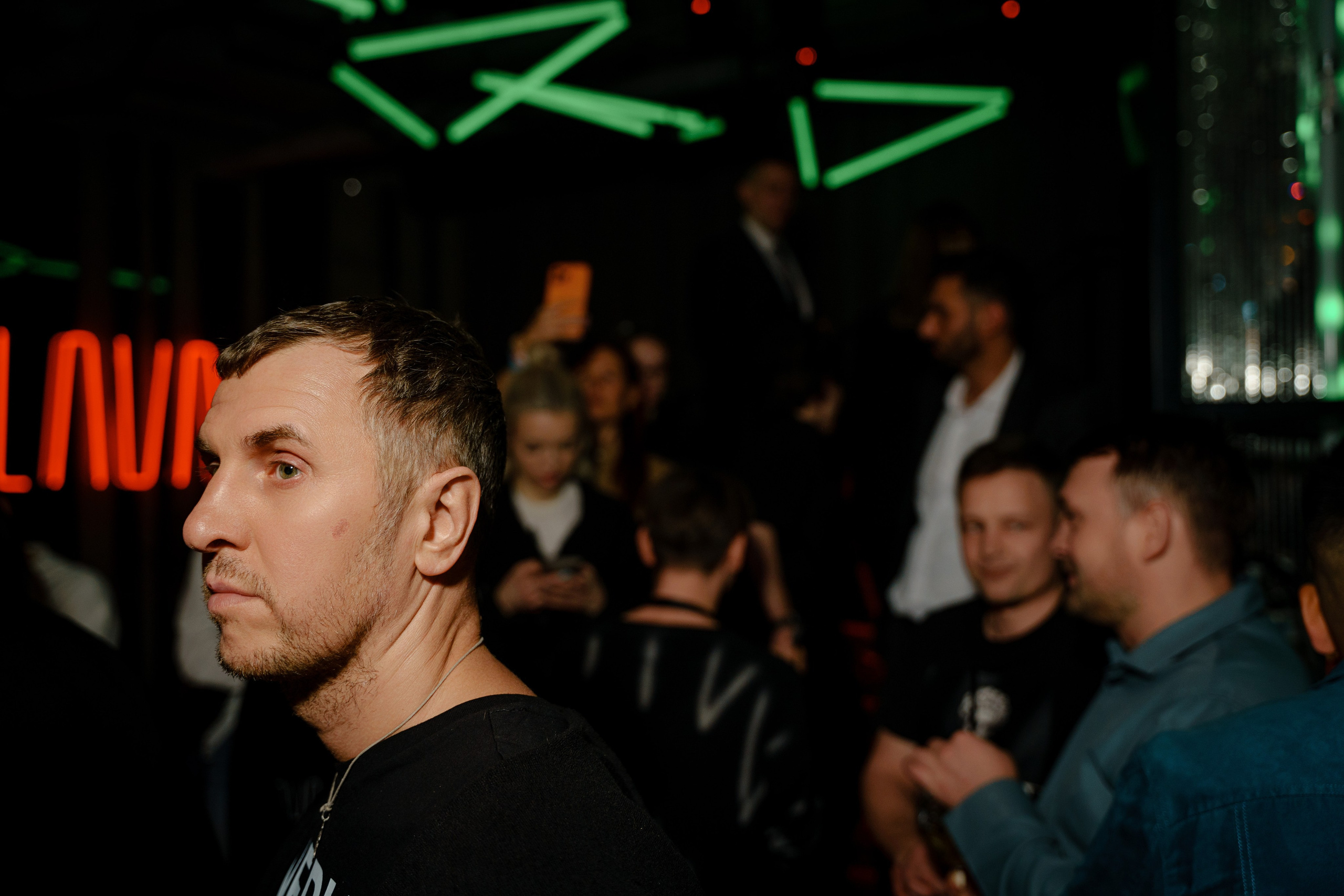 Вечеринка OSNOVATELI.LIVE репортажный фотограф Саша Дружинина. Репортажный фотограф в Москве Саша Дружинина