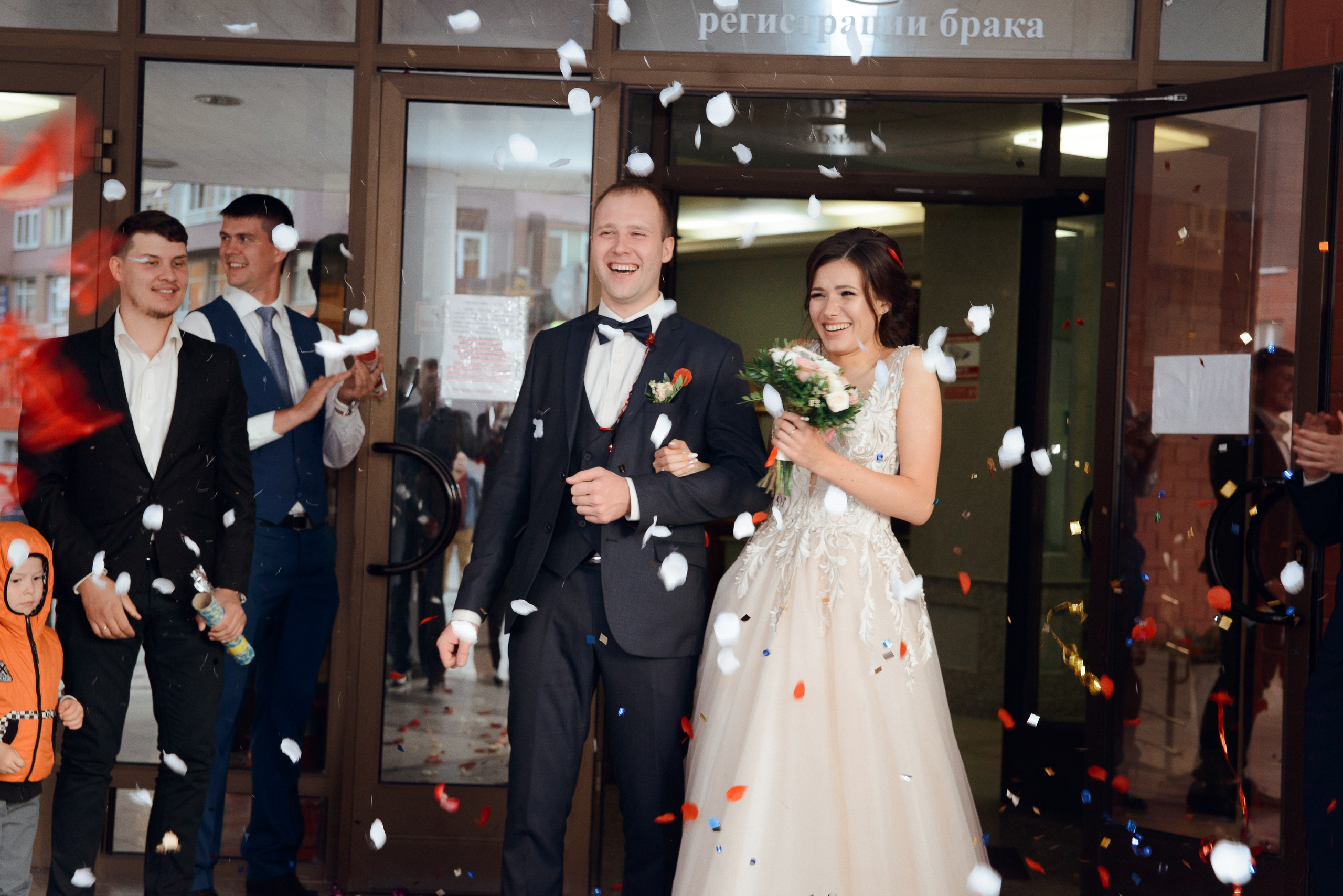 Свадебный фотограф в Екатеринбурге – цены и портфолио. Фотосъемка свадьбы в Екатеринбурге | Профессиональный фотограф. Фотограф Сергей Якубицкий Екатеринбург