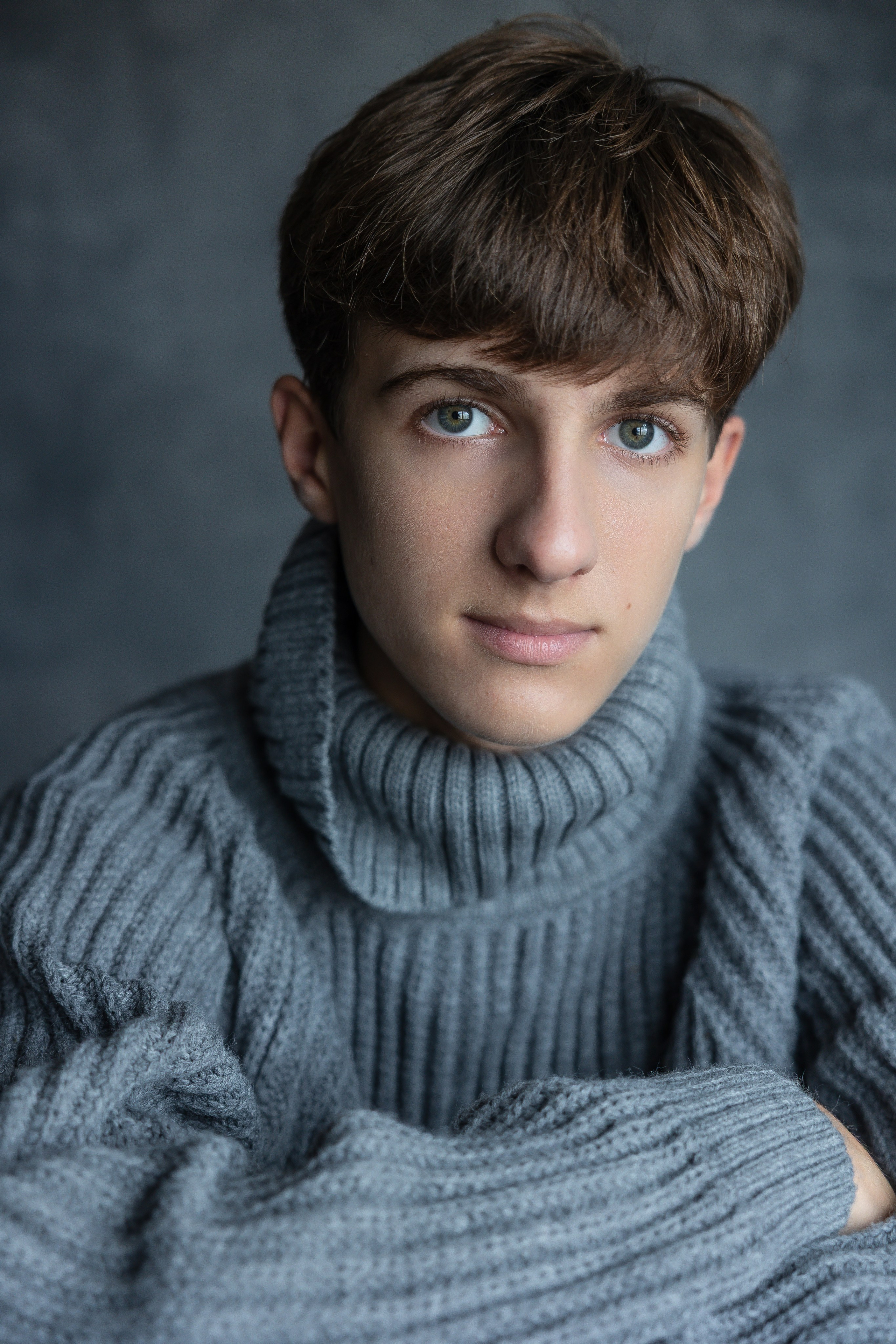 АРТЁМ. Я фотограф из Москвы к Вашим услугам