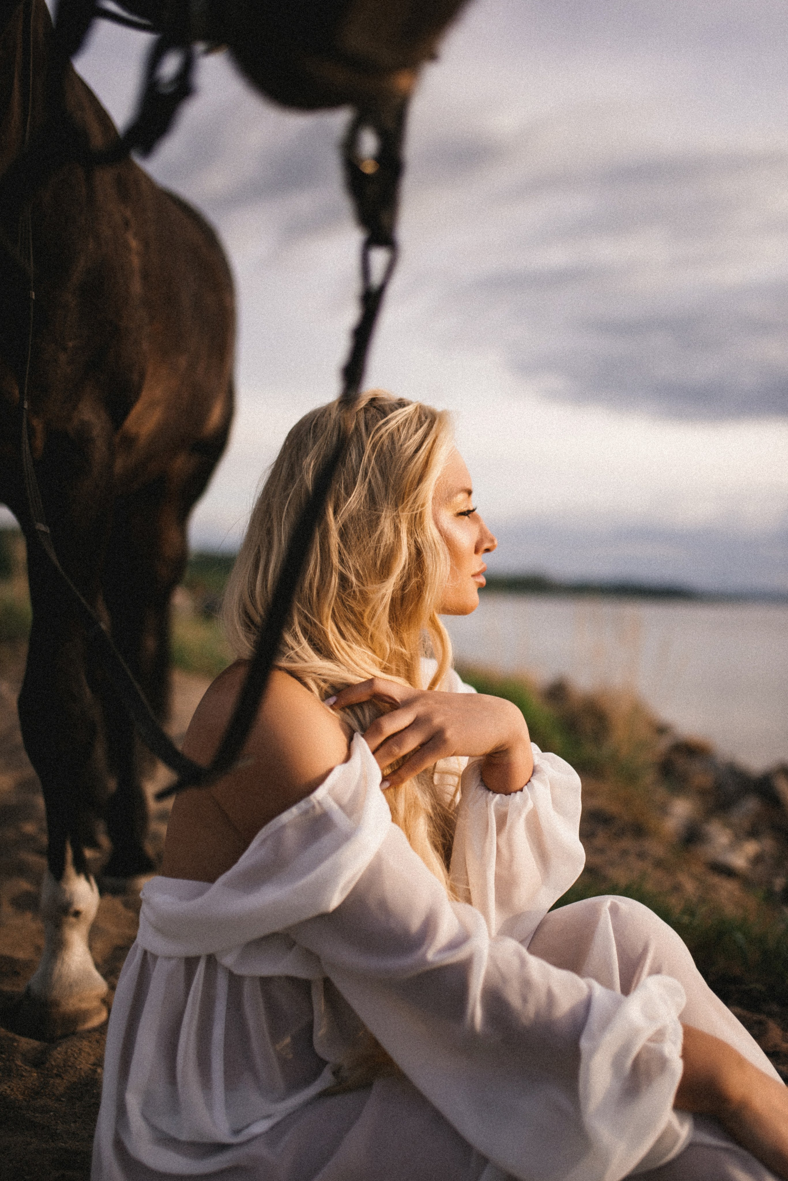 Валерия. Атмосферная фотосессия с лошадью. Фотограф в Мурманске Екатерина Рудак