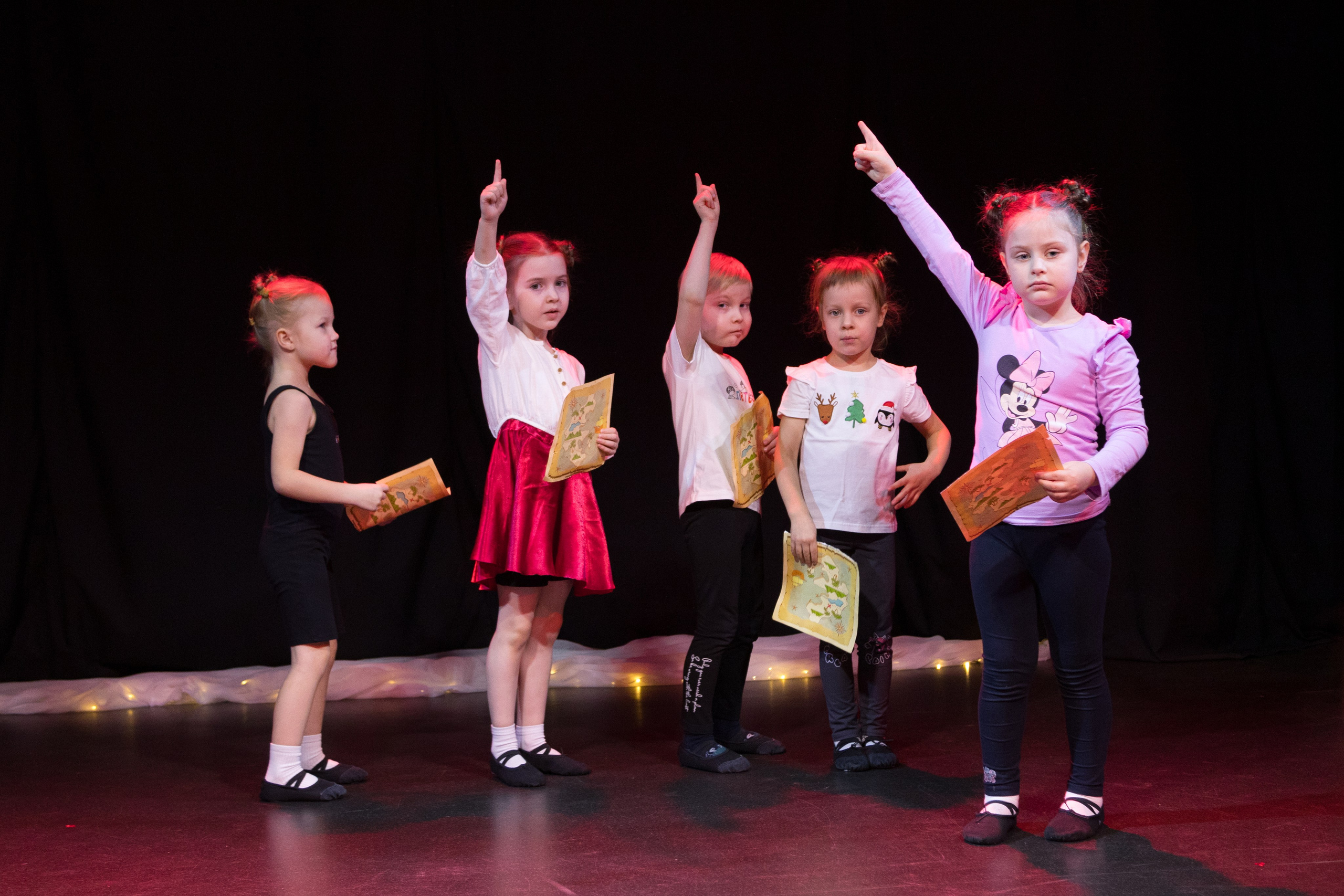 Отчетный танцевальный концерт детей 2-7 лет. Детский и контент фотограф Надя Волкова Санкт-Петербург