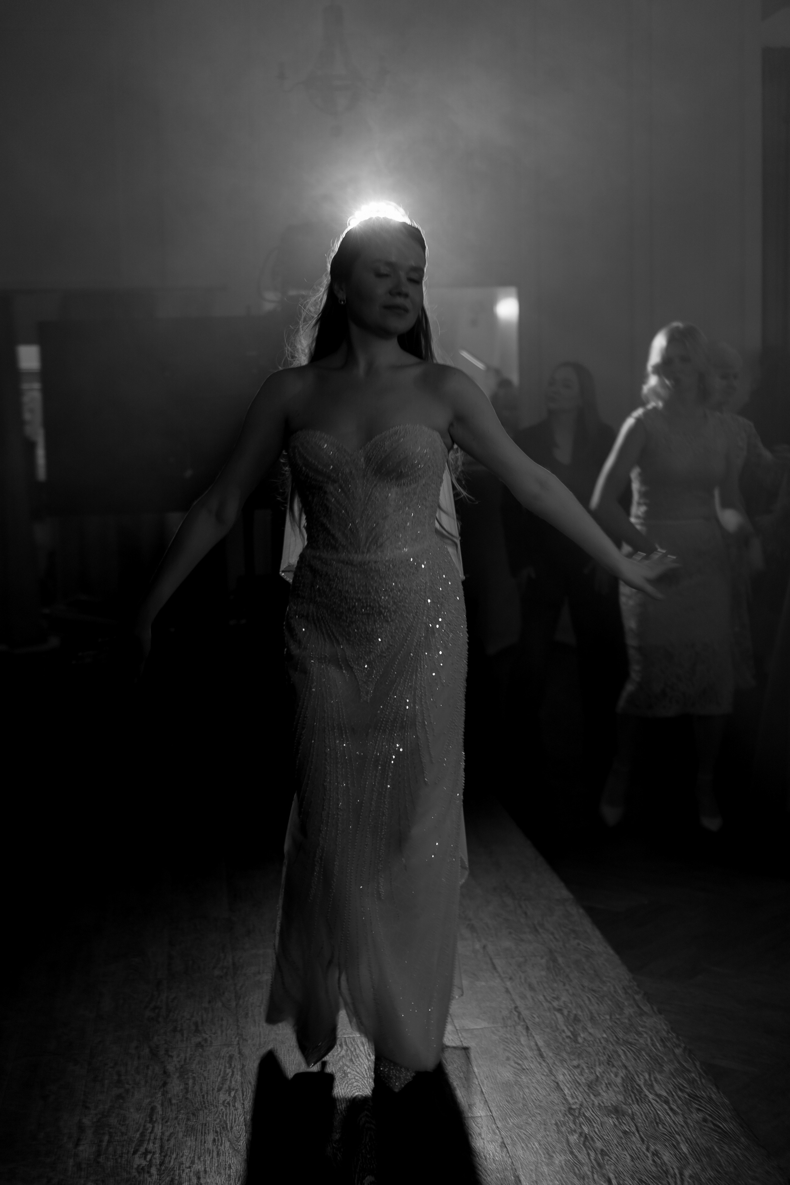 СВАДЕБНАЯ СЬЕМКА СБОРОВ В ОТЕЛЕ И ВЫЕЗД НА ЦЕРЕМОНИЮ (СНЯТО В СИБИРЕ В НИЖНЕВАРТОВСКЕ). Профессиональный фотограф, Санкт-Петербург — Виктория Богомолова