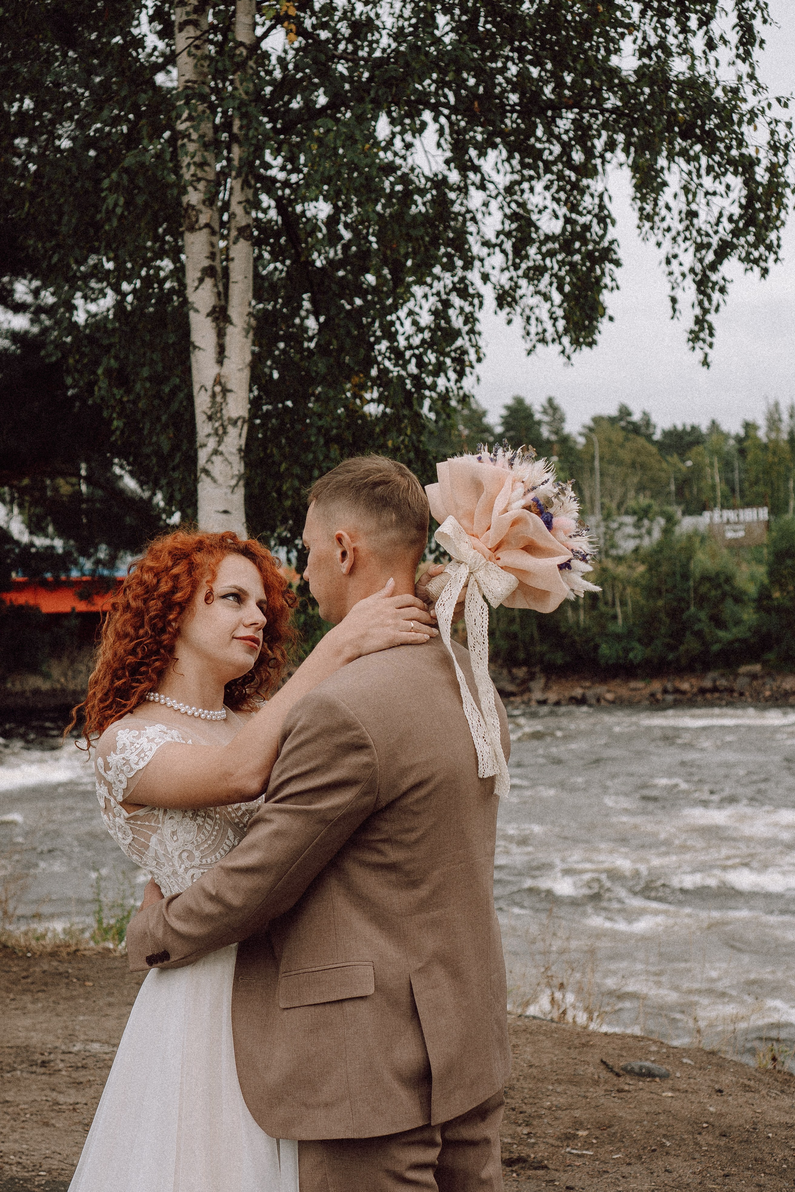 СВАДЕБНАЯ ФОТОСЕССИИЯ ПАРЫ В ГОРОДЕ ПРИОЗЕРСК В СОСНОВОМ ЛЕСУ И С ПИКАПОМ. Профессиональный фотограф, Санкт-Петербург — Виктория Богомолова