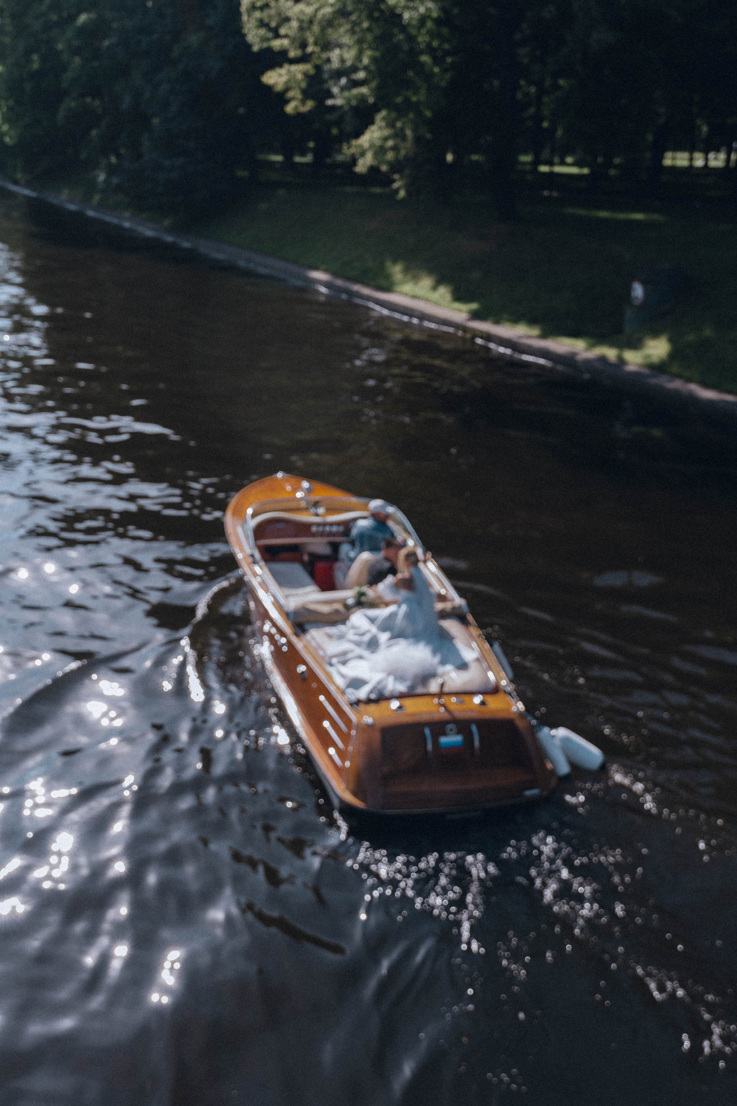 СВАДЕНБНАЯ СЬЕМКА НА КАТЕРЕ ПО КАНАЛАМ САНКТ-ПЕТЕРБУРГА И В АКВАТОРИИ НЕВЫ. Профессиональный фотограф, Санкт-Петербург — Виктория Богомолова