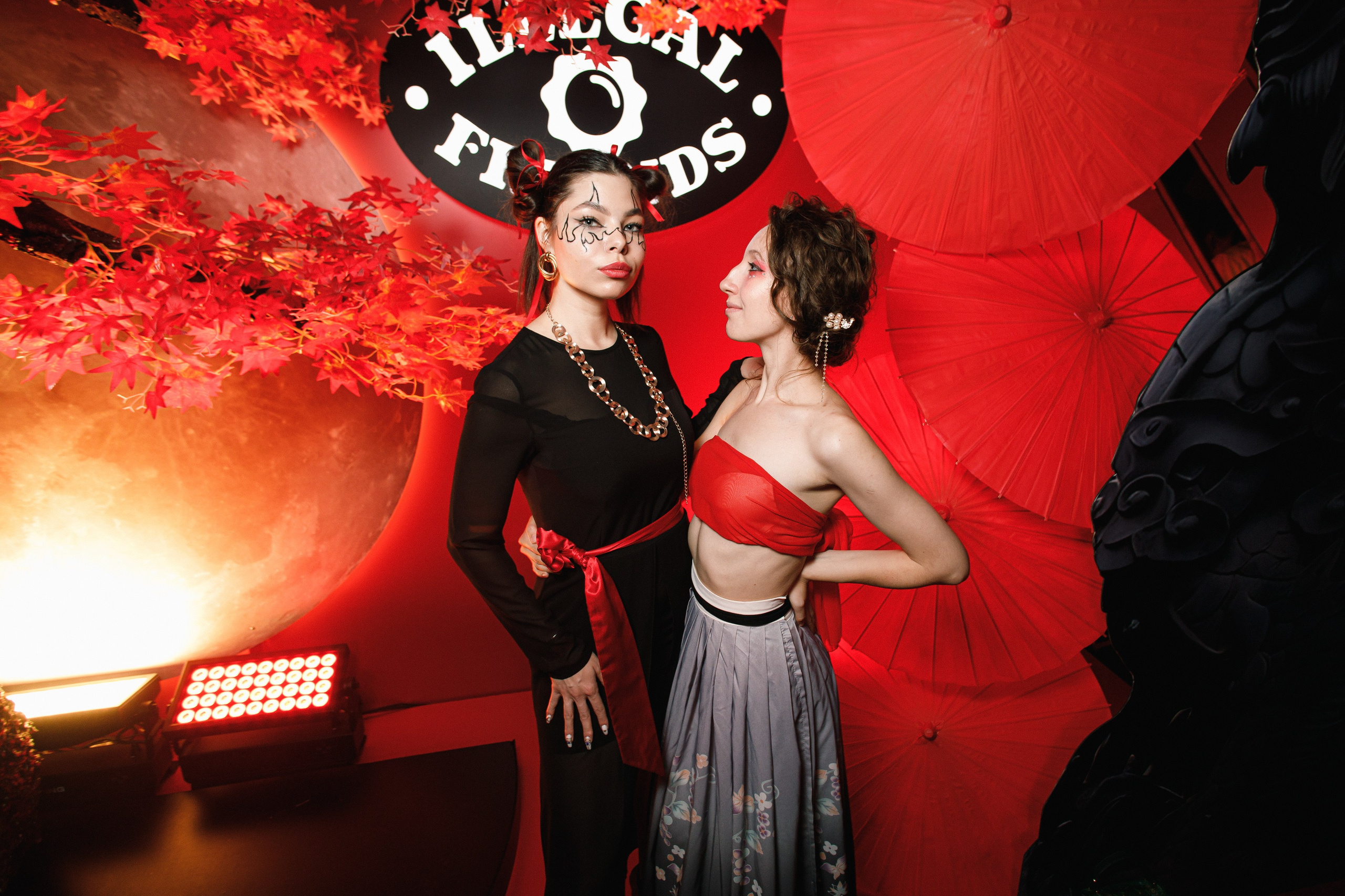 ILLEGAL FRIENDS | ASIA. СВОИ. ФОТООТЧЕТЫ-СОБЫТИЯ-МЕСТА