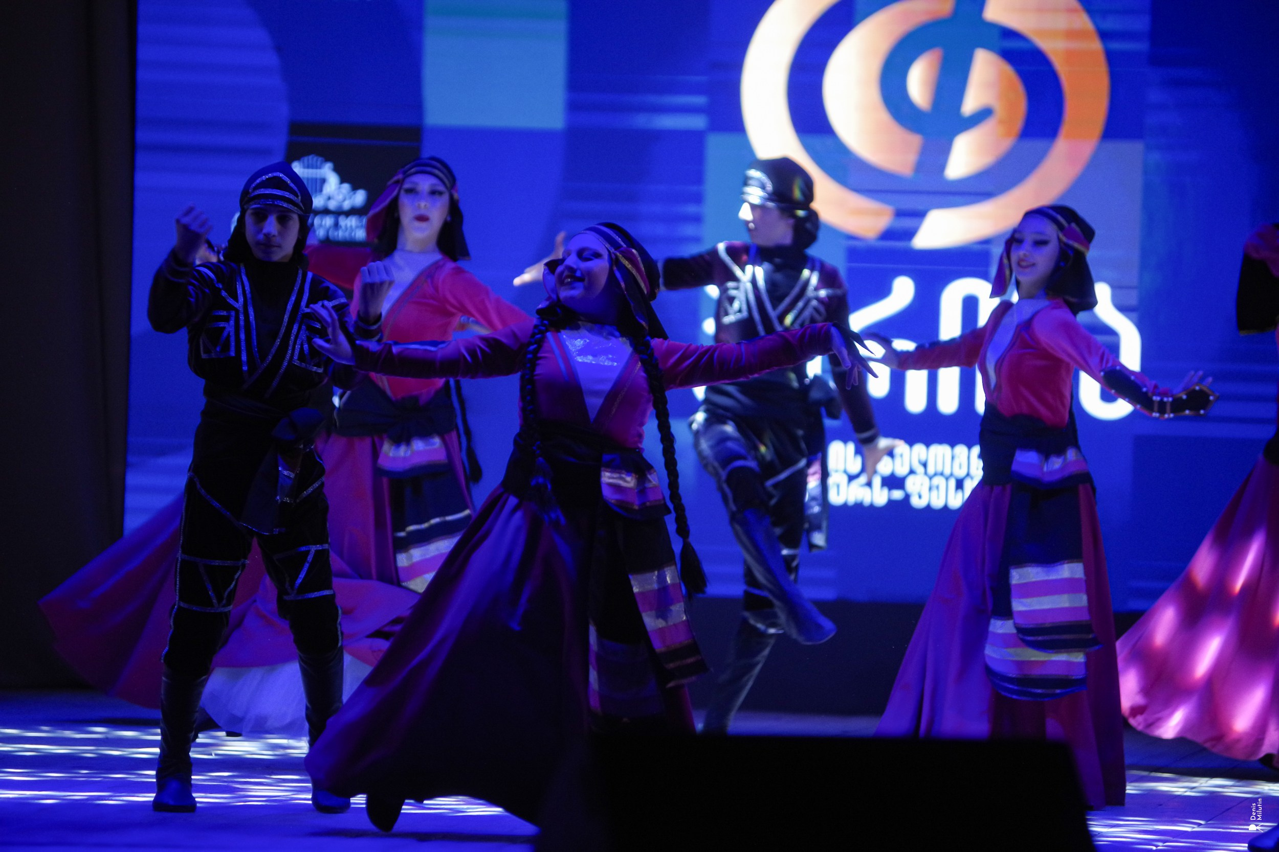 Танцы в Хоби. Портретный фотограф Денис Милютин