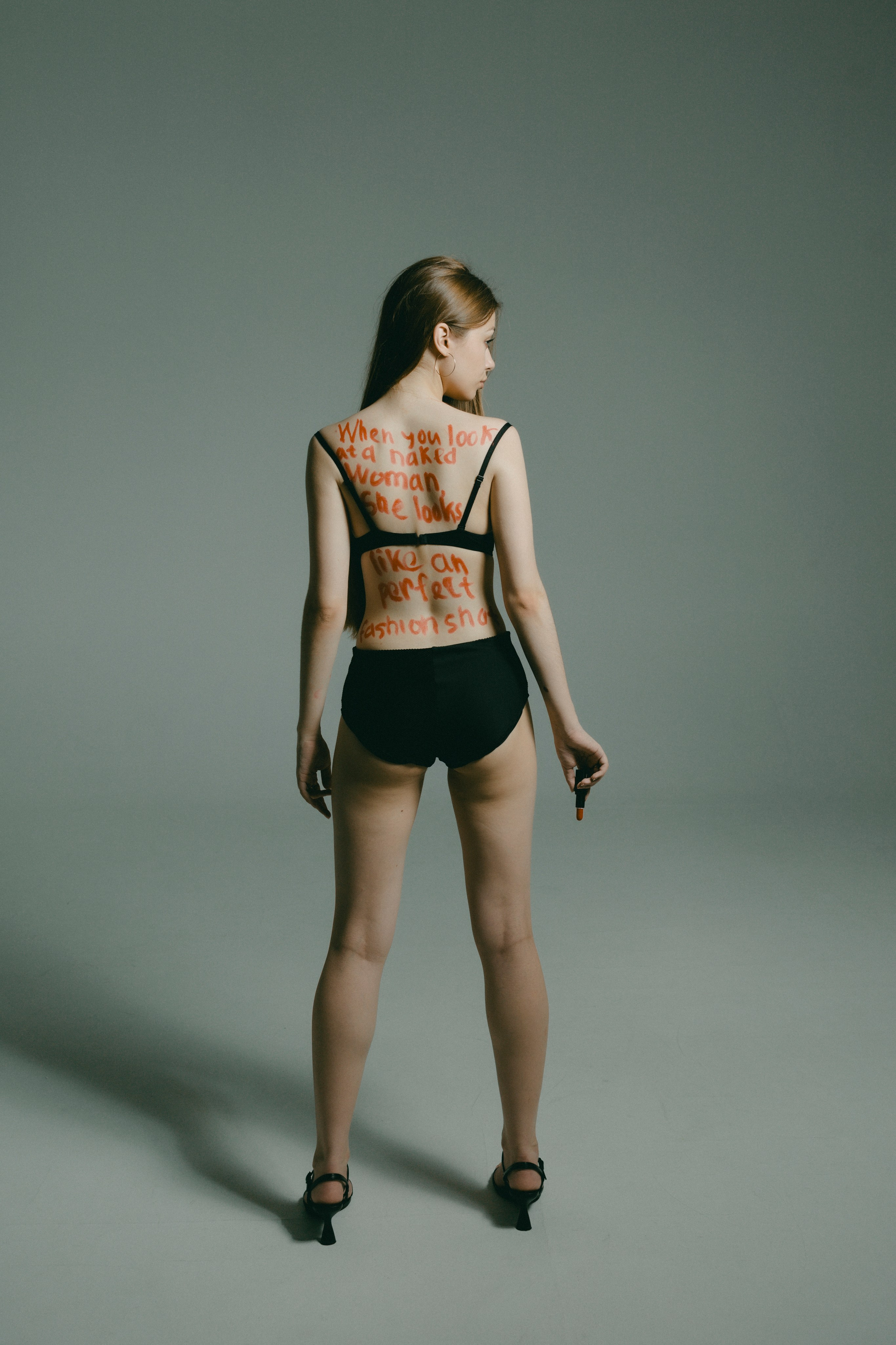 «lipstick». Nikeli.mag