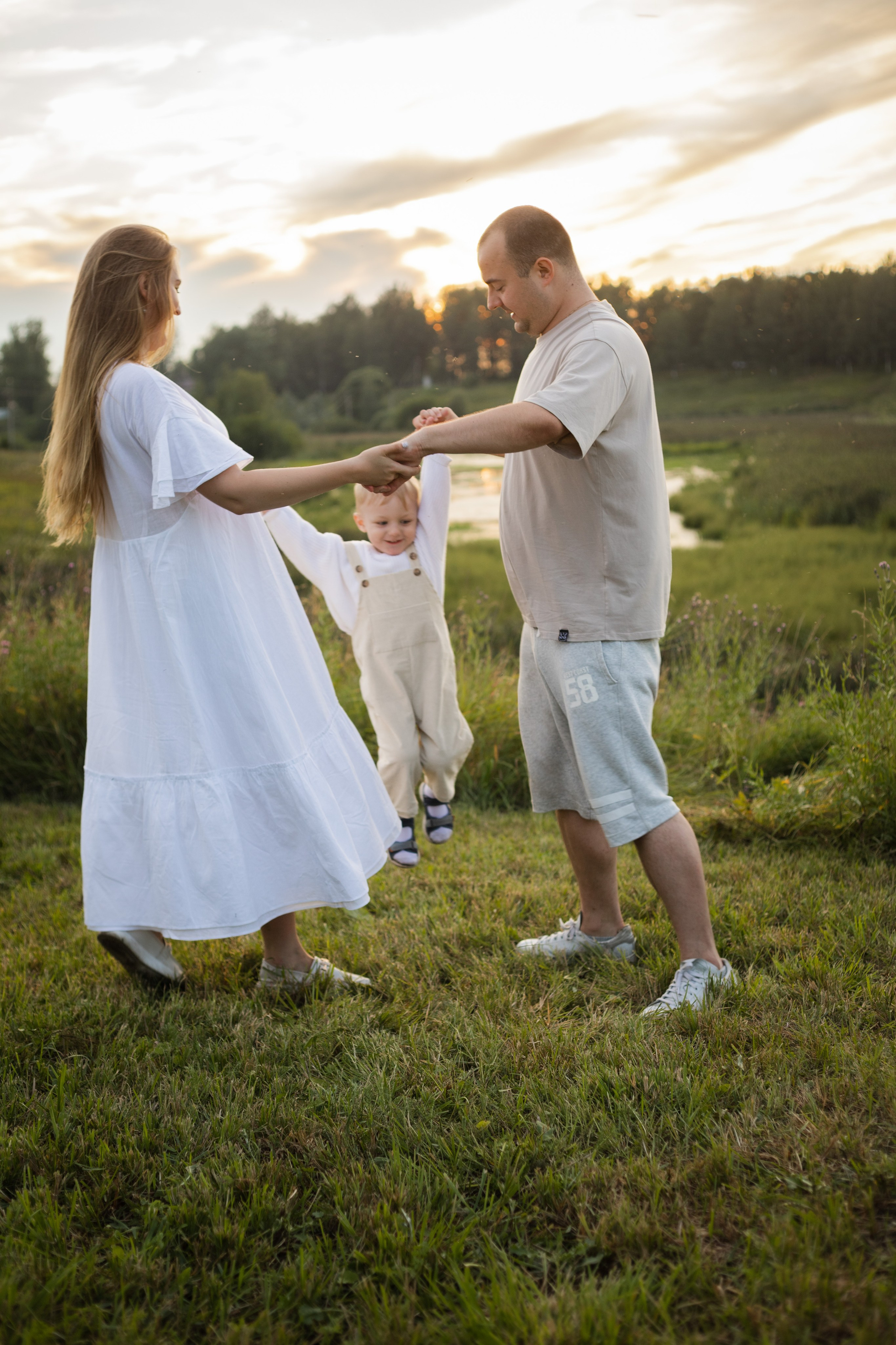 Дарья, Кирилл и Ваня. Фотосессия в загородной студии Leona dachа. Семейный и детский фотограф в Санкт-Петербурге Павлова Елена