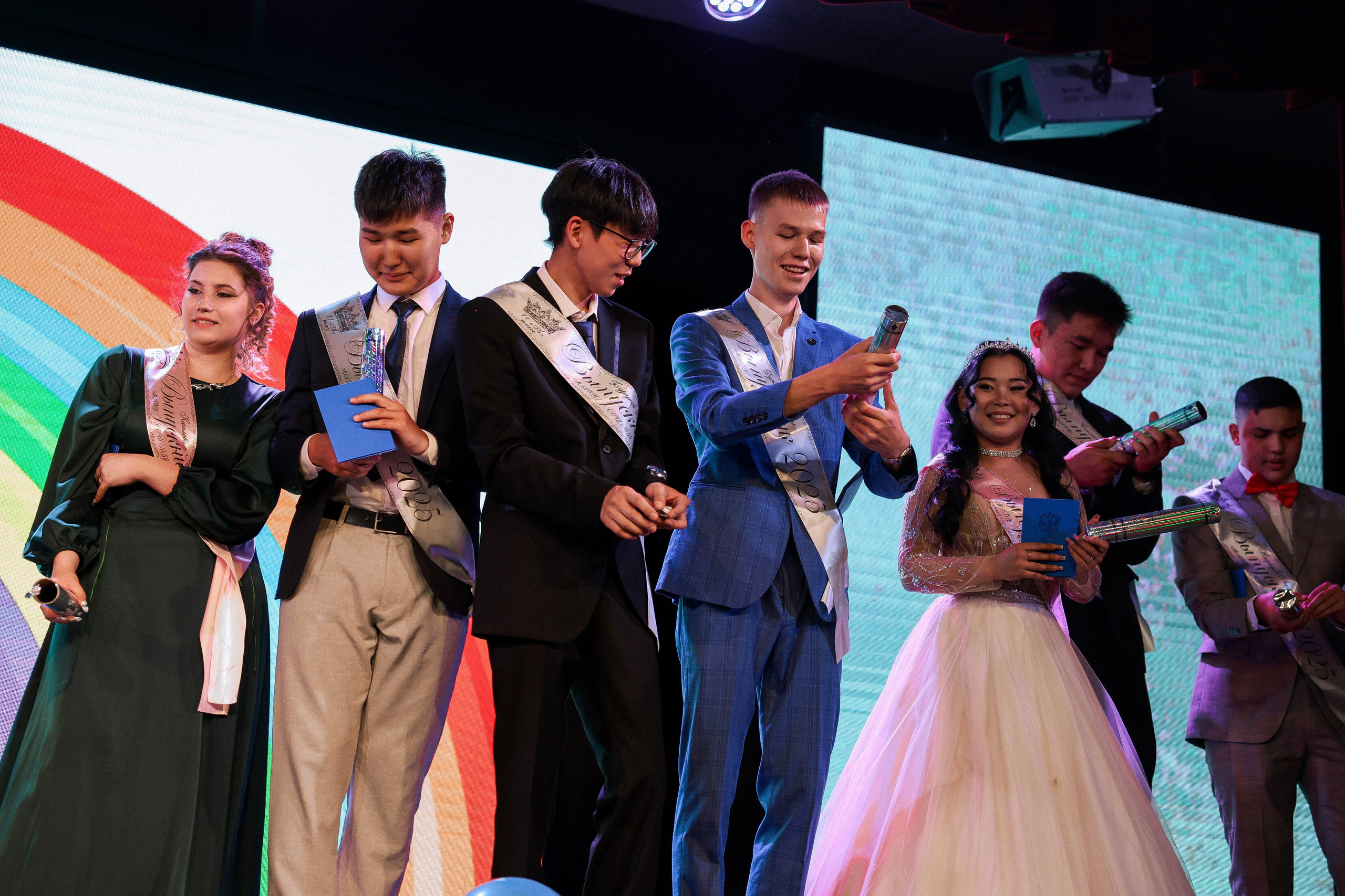 Вручение аттестатов 2025 |№ 58. Свадебный и Школьный фотограф Улан-Удэ Бурятия Джулия Топоева Выпускные альбомы Фотограф на мероприятие