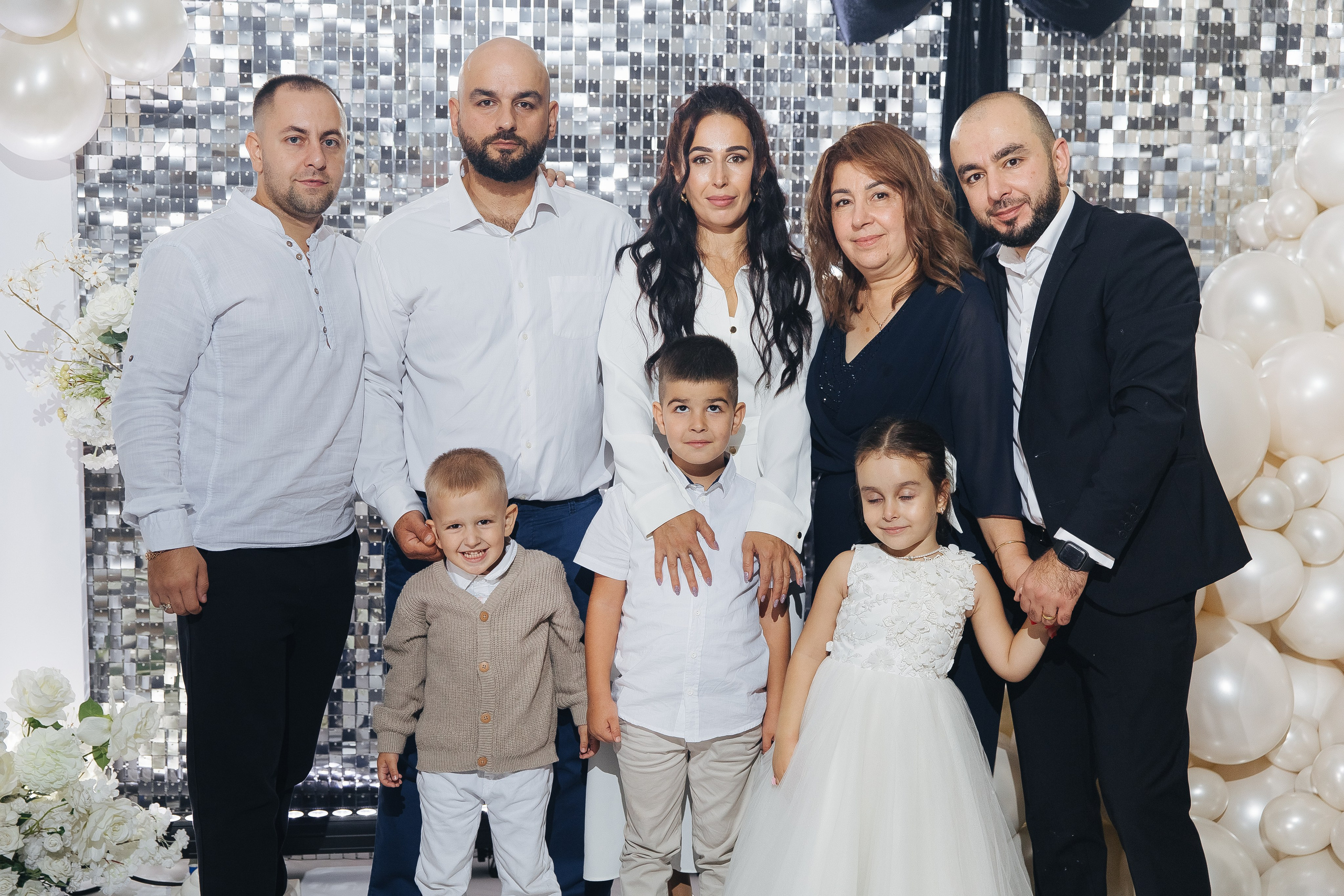 Ани и Назели. 35&5 День рождения, «Янтарь». Фотограф в Красноярске Надежда Воскресенская