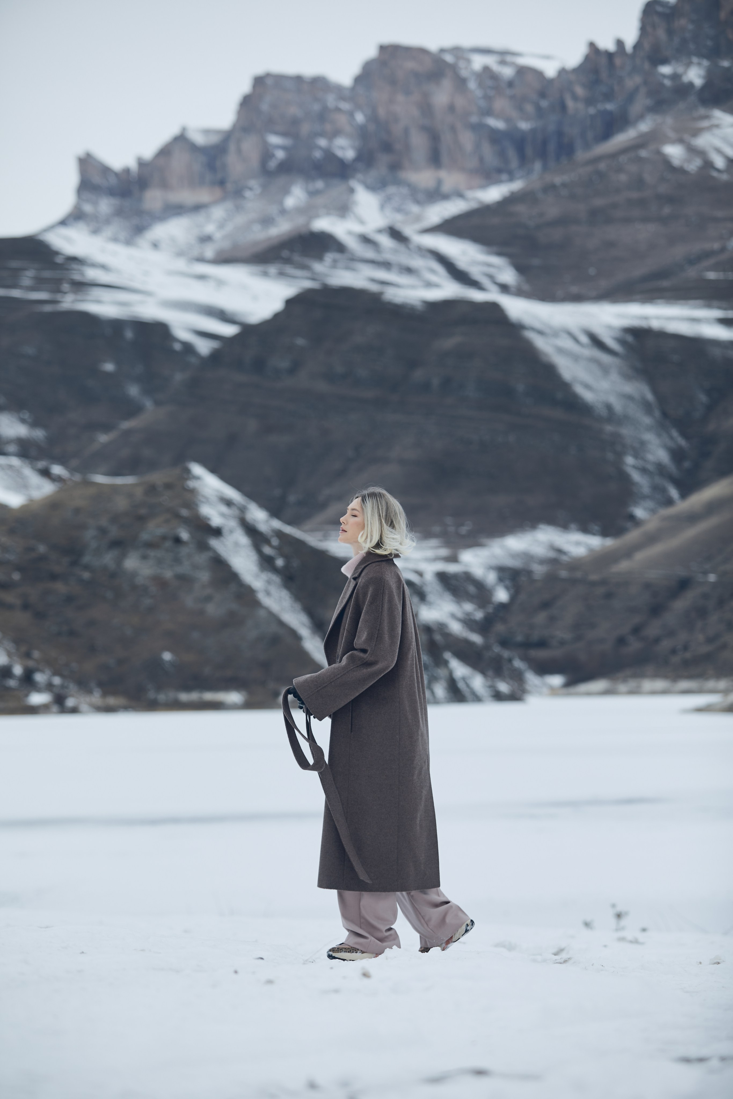 Выездная съемка для бренда одежды. Фотограф Продюсер в горах КБР / Москва  Нальчик Горы