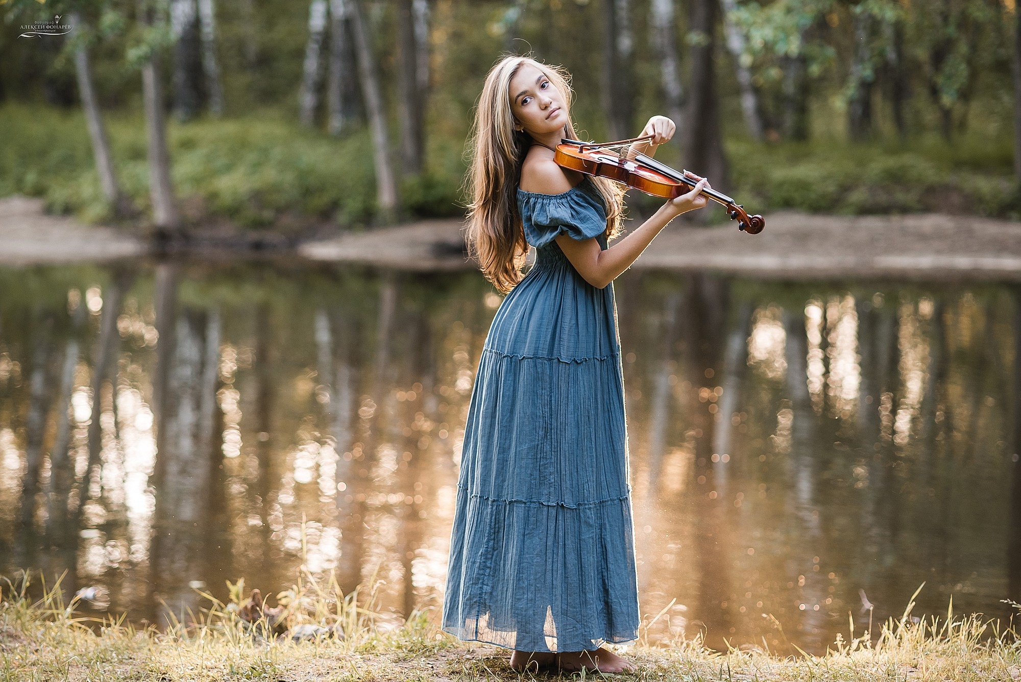 девушка со скрипкой