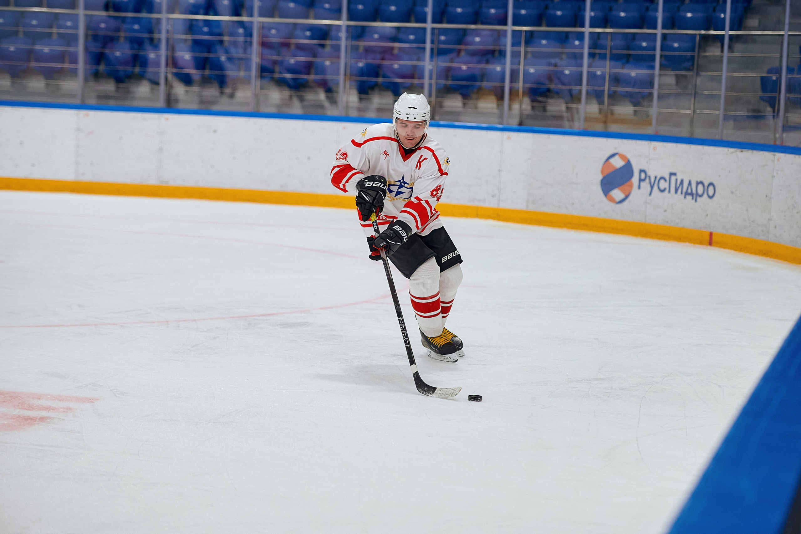 Портфолио репортажной фотосъёмки: Кристалл арена — Хоккей — РусГидро. Фотограф Яковлев Роман — Красноярск