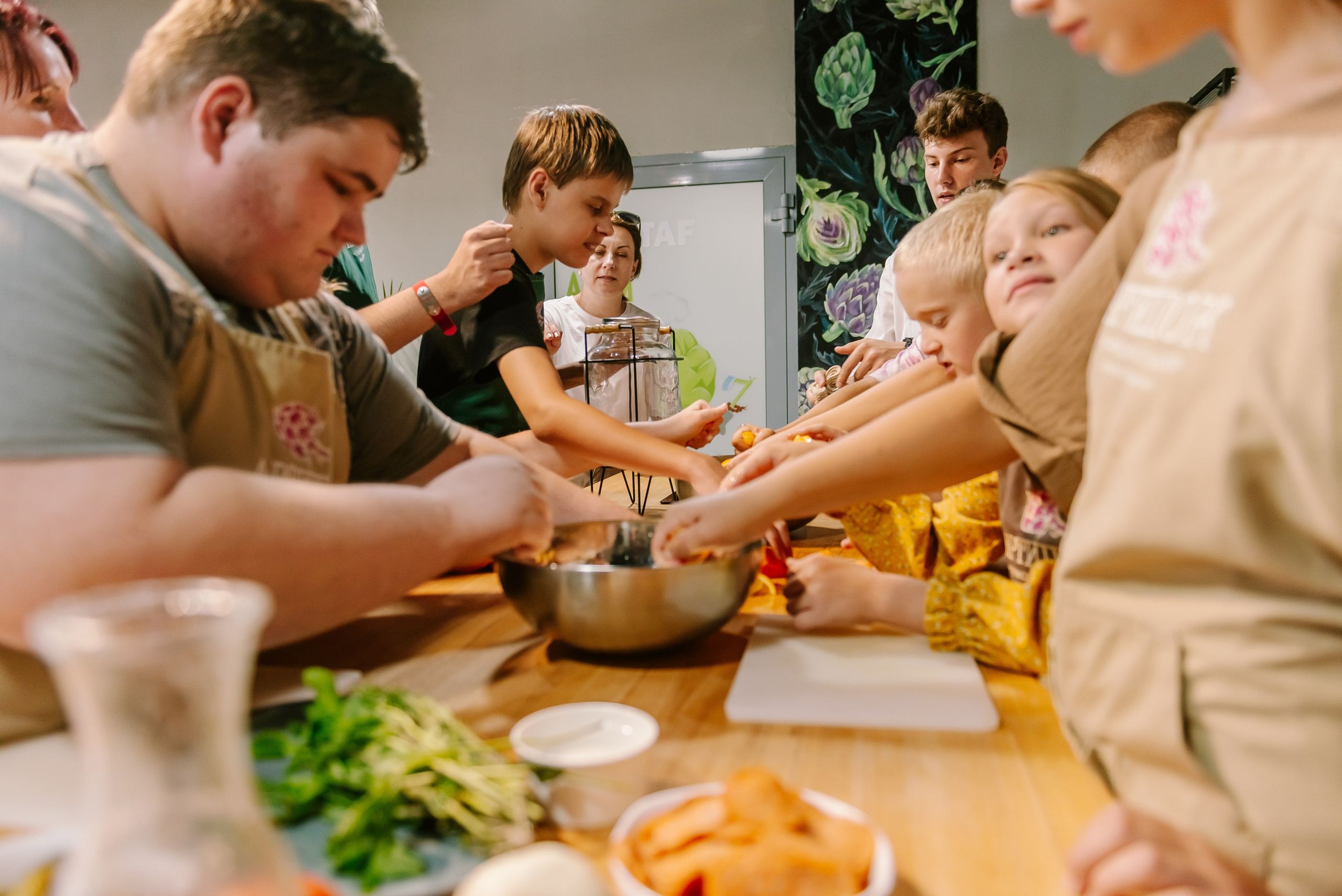 Инклюзивная кухня добра в Артишок 30. 07.35. Детский фотограф, семейный фотограф и репортажи в Кемерово