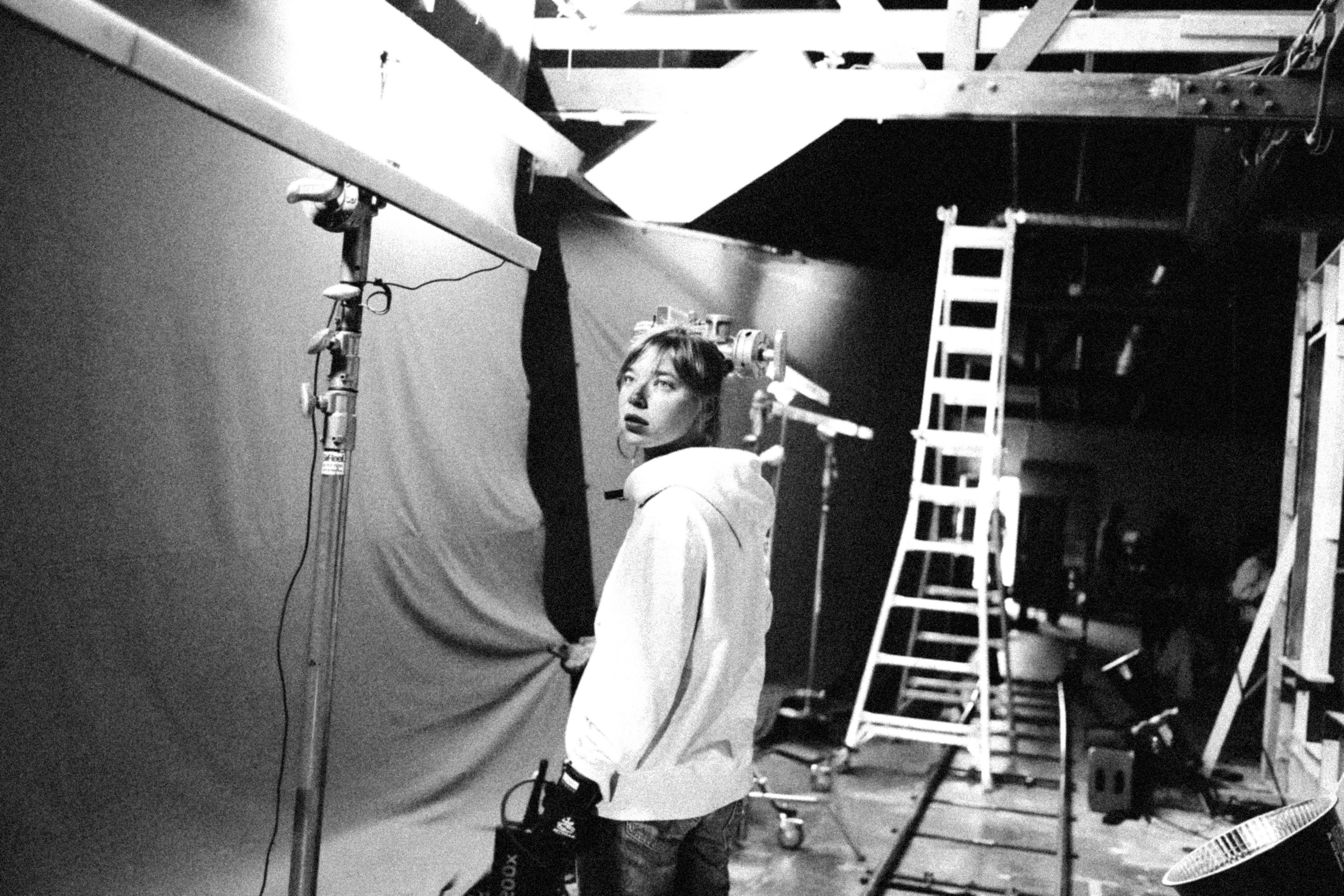 Behind the scenes. Portrait and backstage photographer Nina Crane