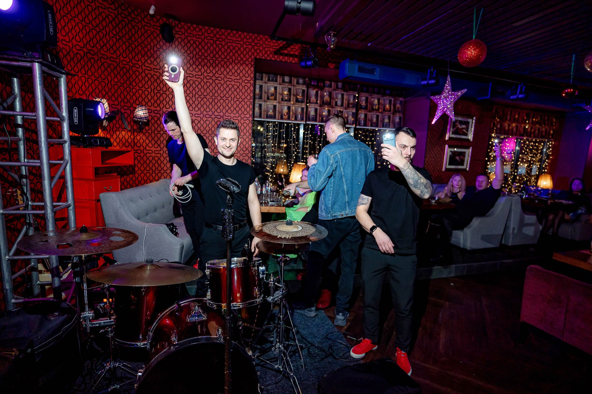 Новый год 2024 в Peoples. Сергей Кошкин. Репортажная и ивент-фотография в Сургуте