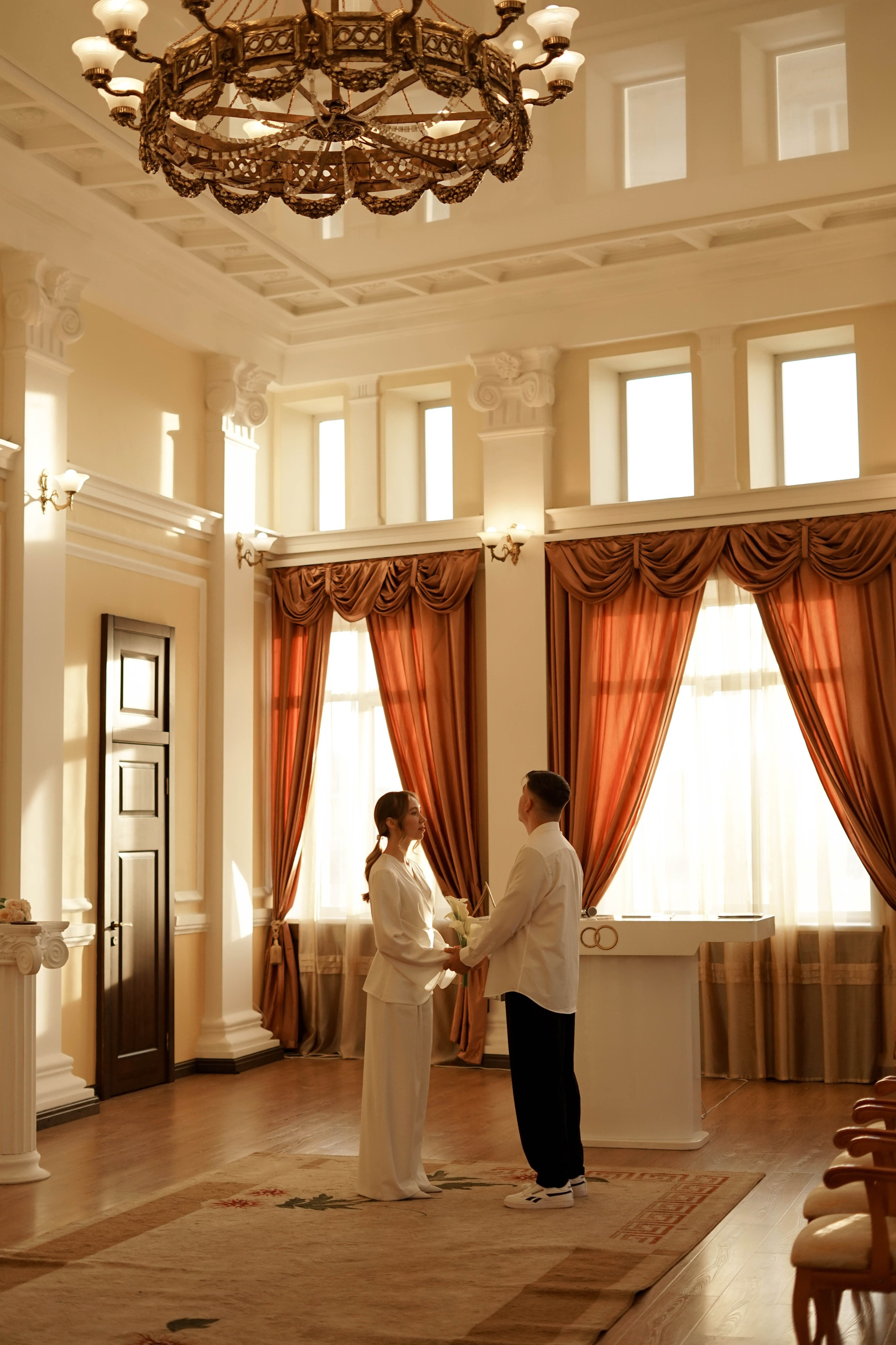 Алина и Андрей: регистрация и свадебная съемка в бухте Ая. Фотограф в Иркутске