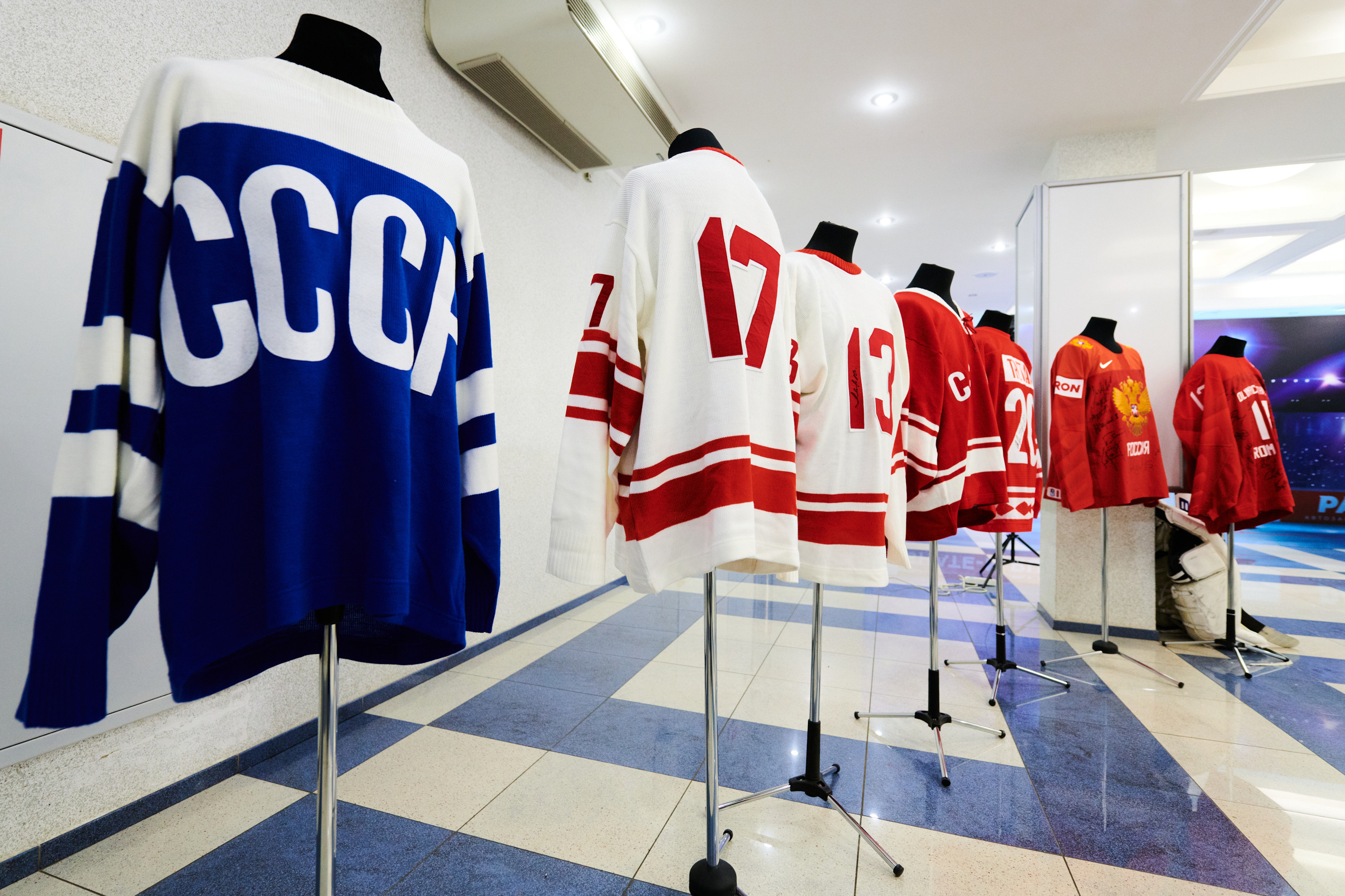 ФОРУМ АВТОЗАПЧАСТЕЙ ШАТЕ-М. Фотограф Роман Арыкин Екатеринбург