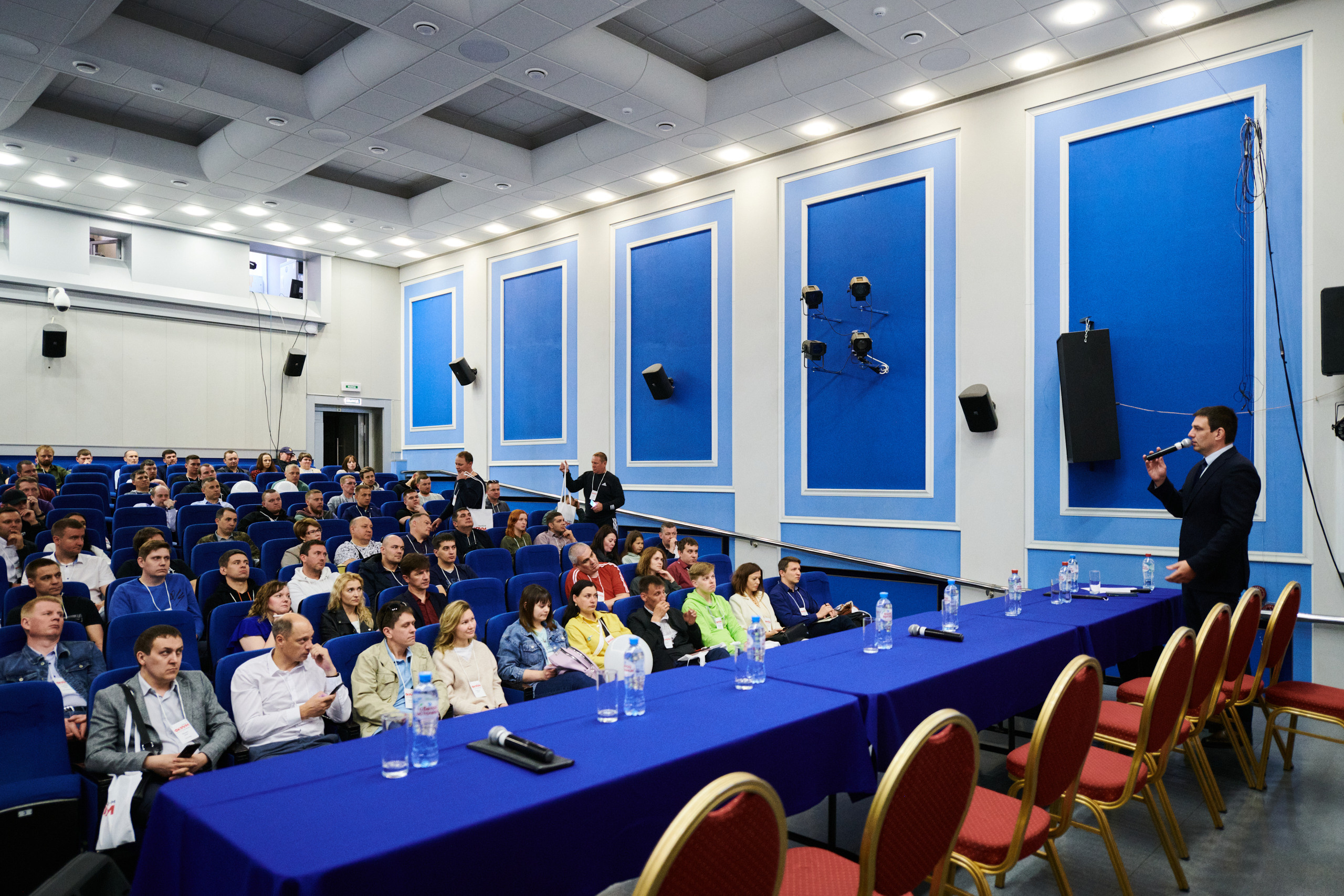 ФОРУМ АВТОЗАПЧАСТЕЙ ШАТЕ-М. Фотограф Роман Арыкин Екатеринбург