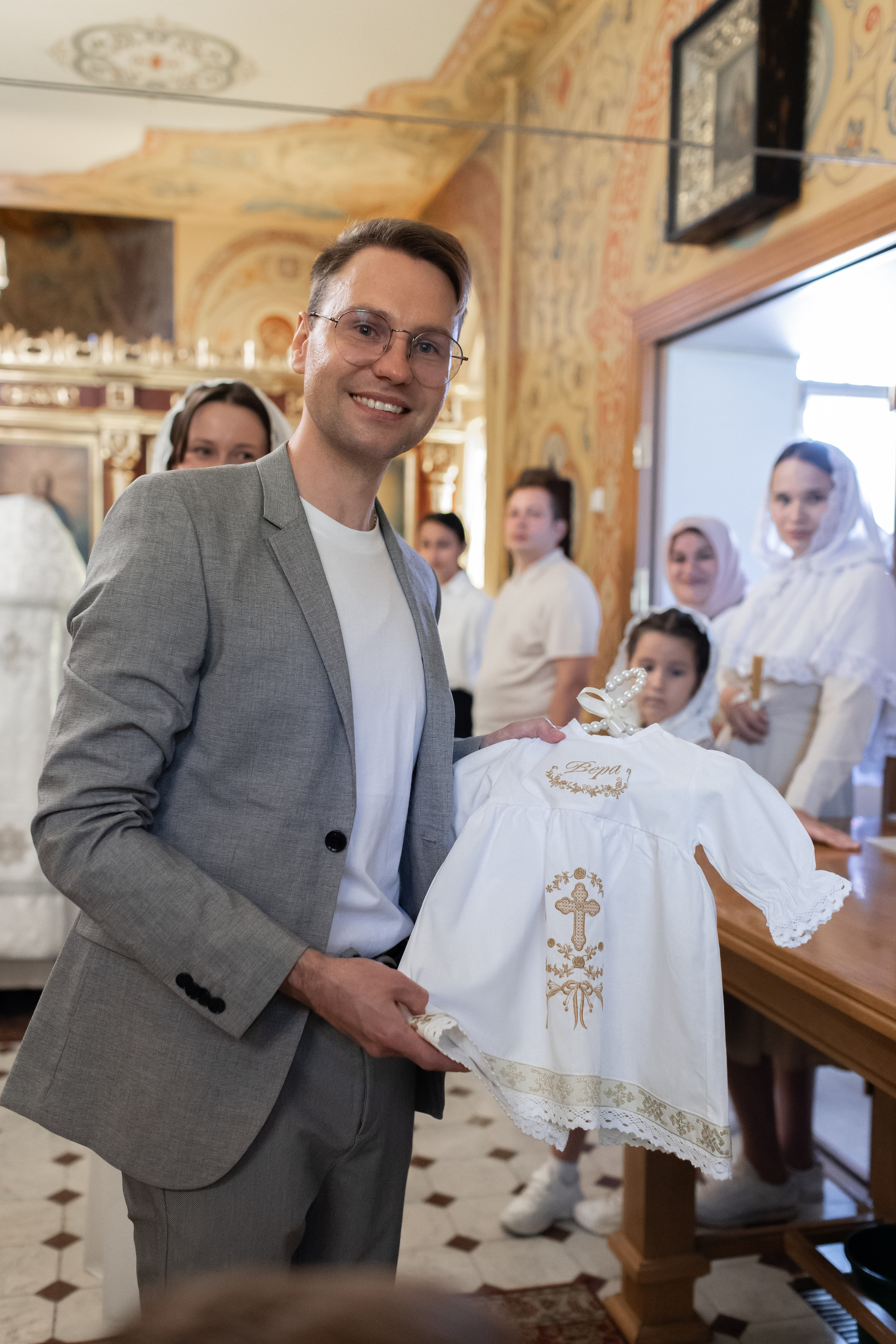 Крещение в Храме Воздвижения Креста Господня в Алтуфьеве. Профессиональный фотограф в Москве и Мо Мария Шантарёва