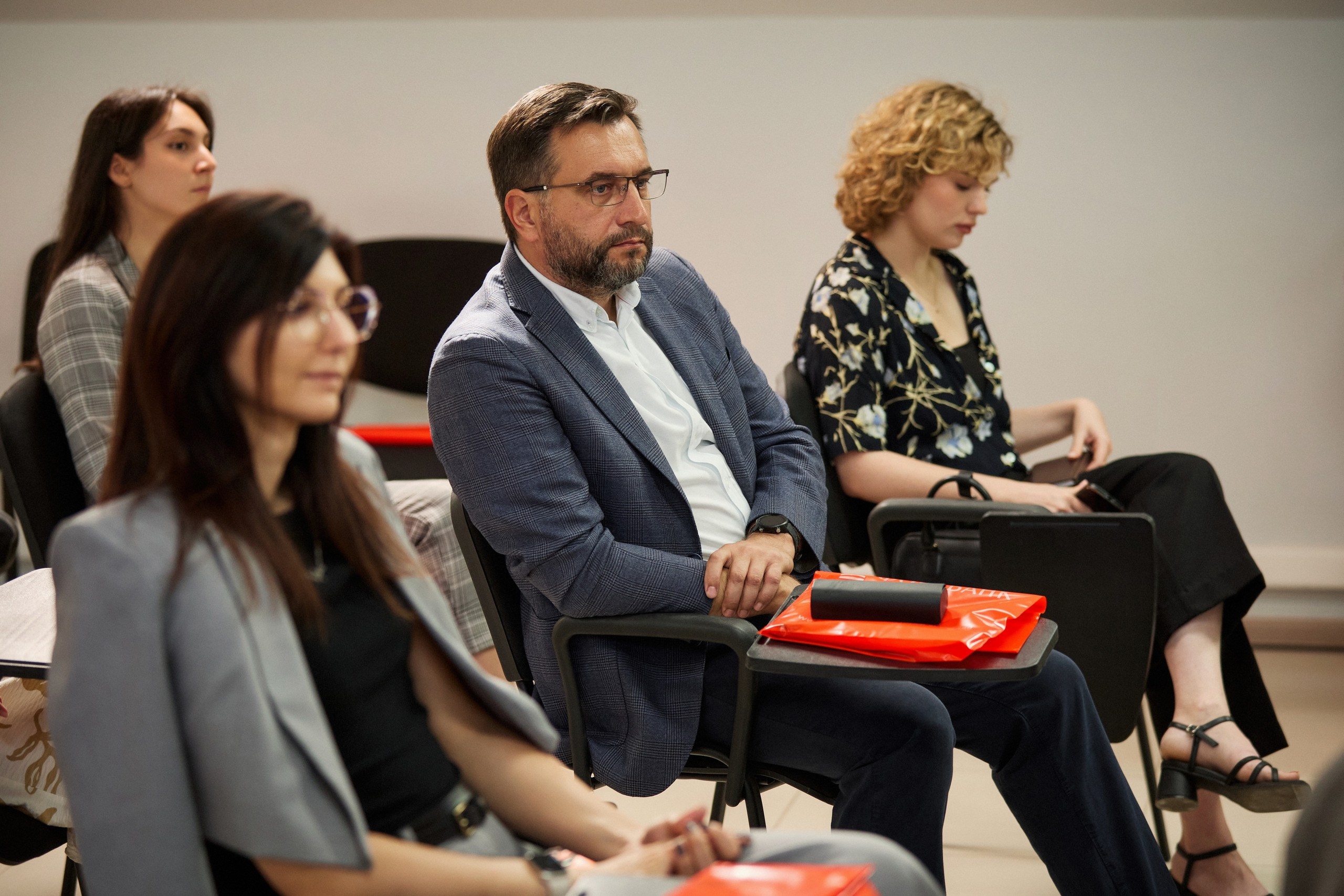 ITHub. Другой взгляд на фотографию