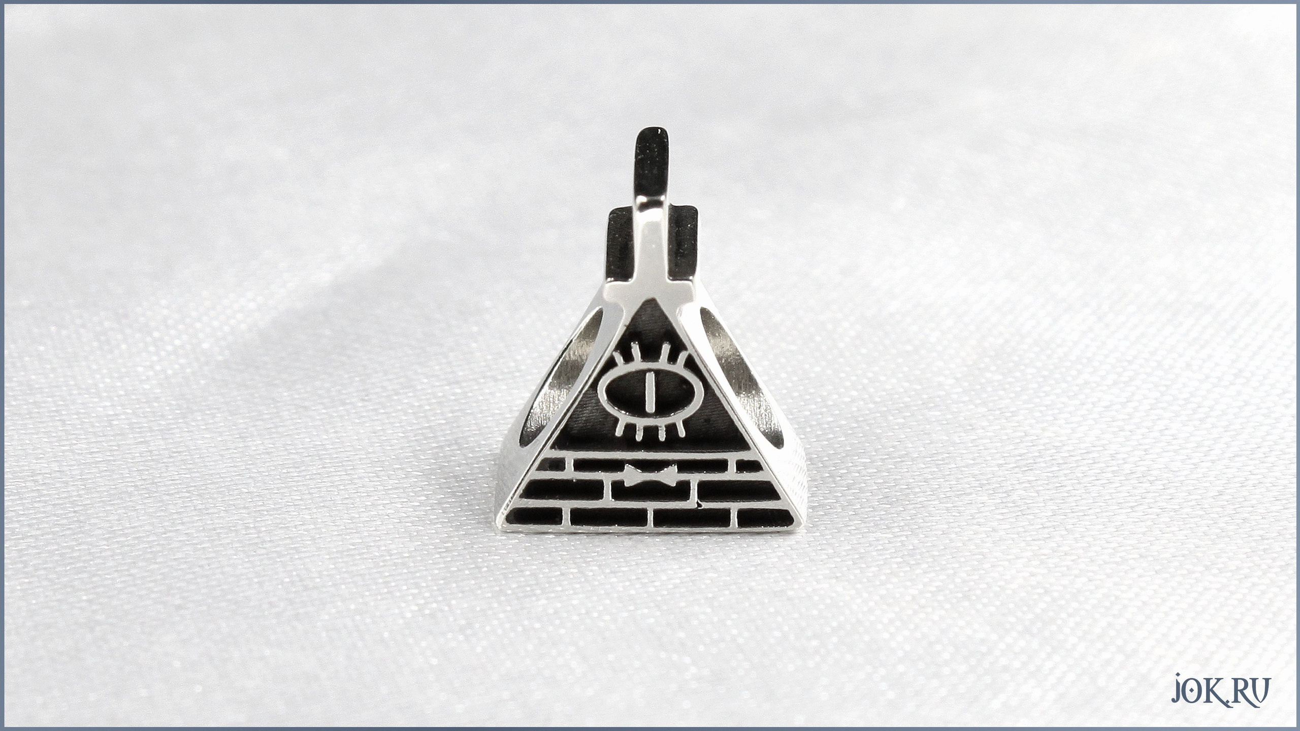 Если вы хотите сделать подарок для себя или для близкого человека, не стесняйтесь обращаться в Мастерскую Джокер — мы поможем вам создать уникальное и запоминающееся украшение.