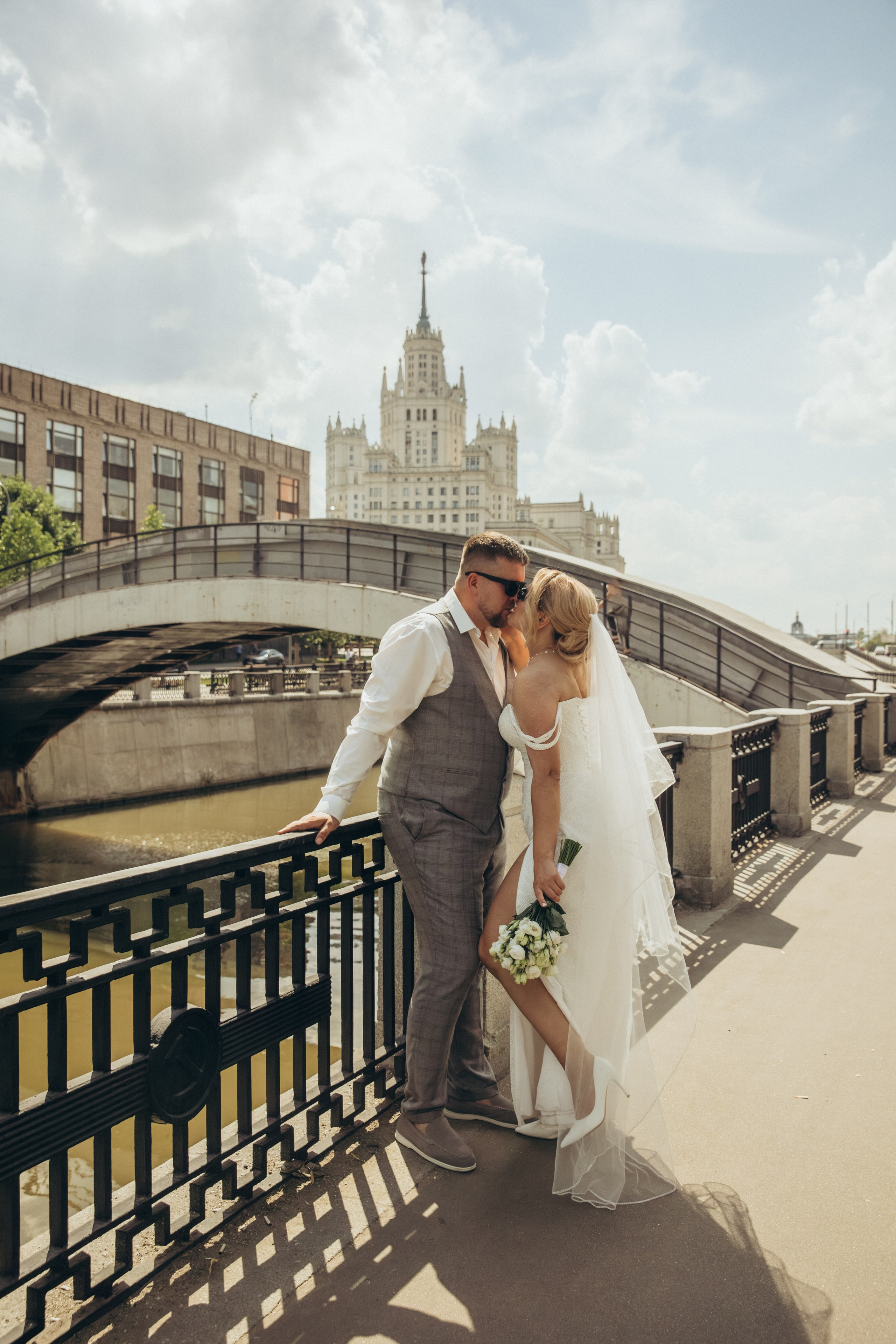 Тессинский мост свадьба. Свадебный и семейный фотограф Москва и Московская область