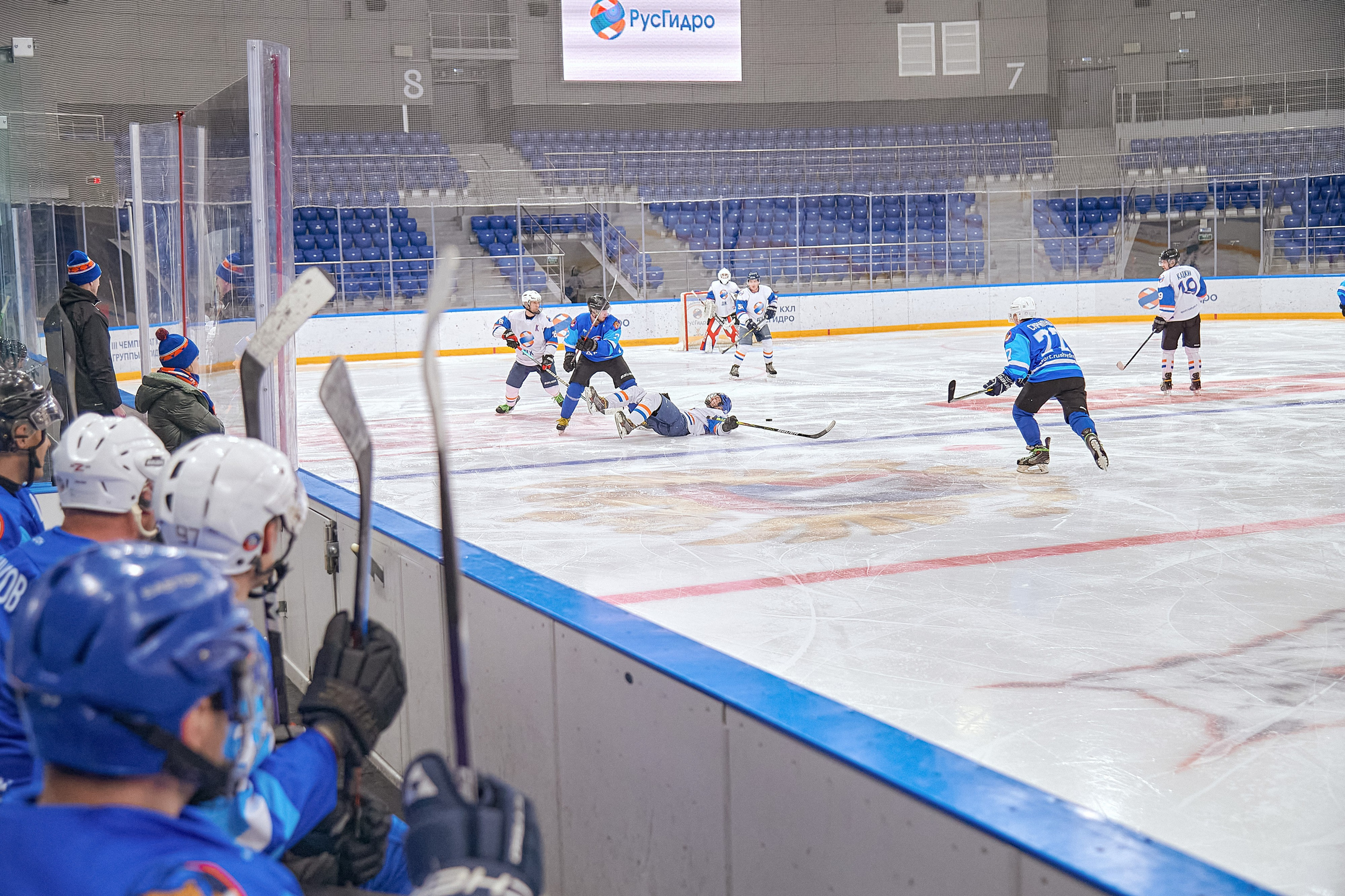 Портфолио репортажной фотосъёмки: Кристалл арена — Хоккей — РусГидро. Фотограф Яковлев Роман — Красноярск