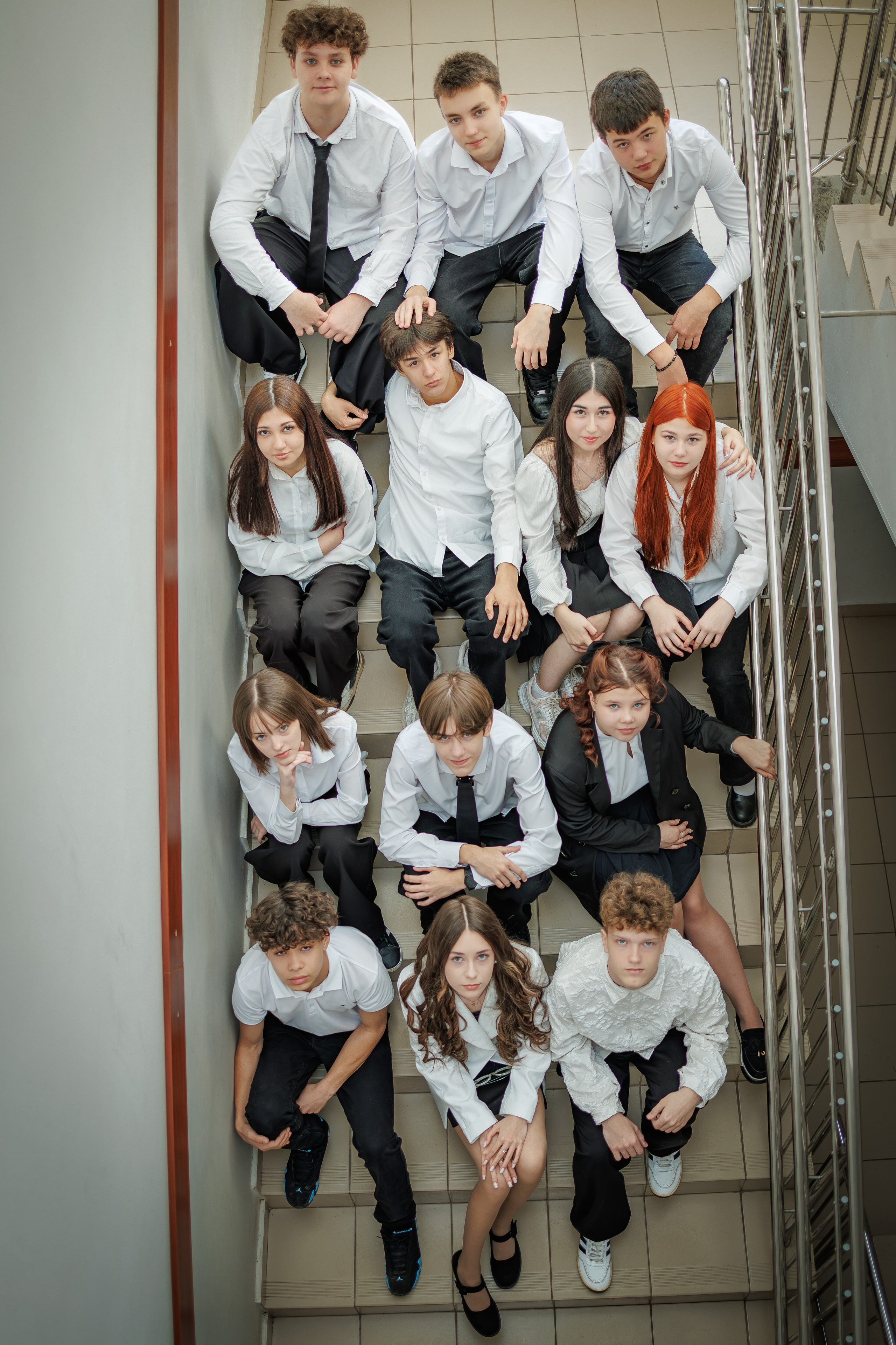 Позы для школьной фотосессии. Фотограф Медногорск Кувандык Оксана Шерехода свадебные, семейные, индивидуальные, школьные фотосессии. Печать фотоальбомов