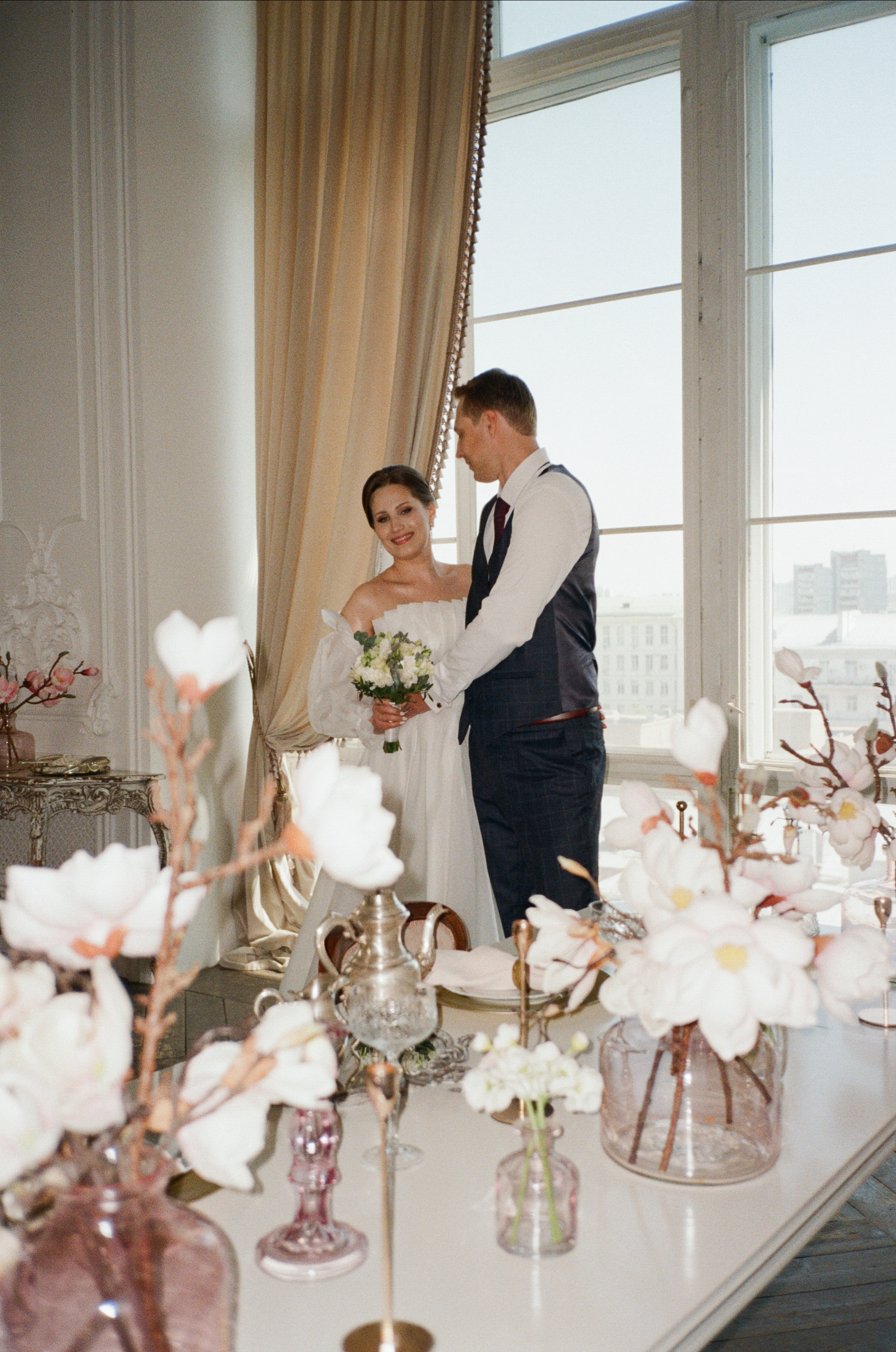 Фотограф на фотосъемку на пленку в Москве. Пленочный фотограф в Москве