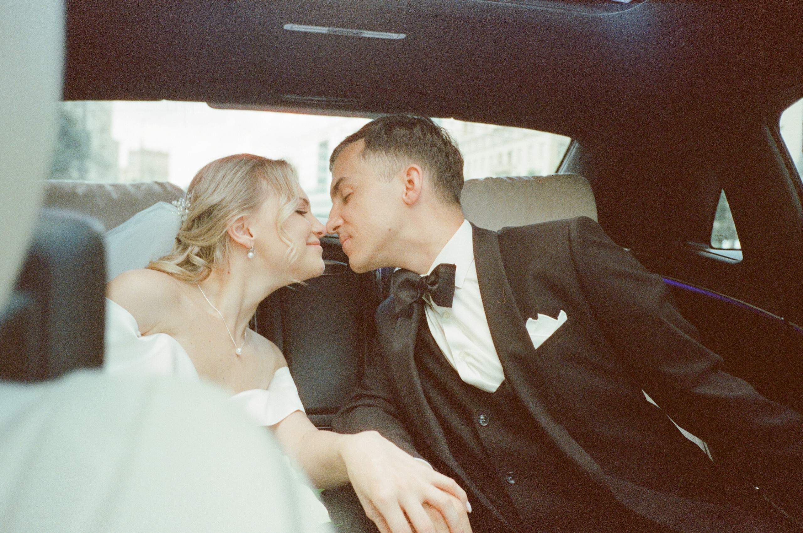 Фотограф на фотосъемку на пленку в Москве. Пленочный фотограф в Москве