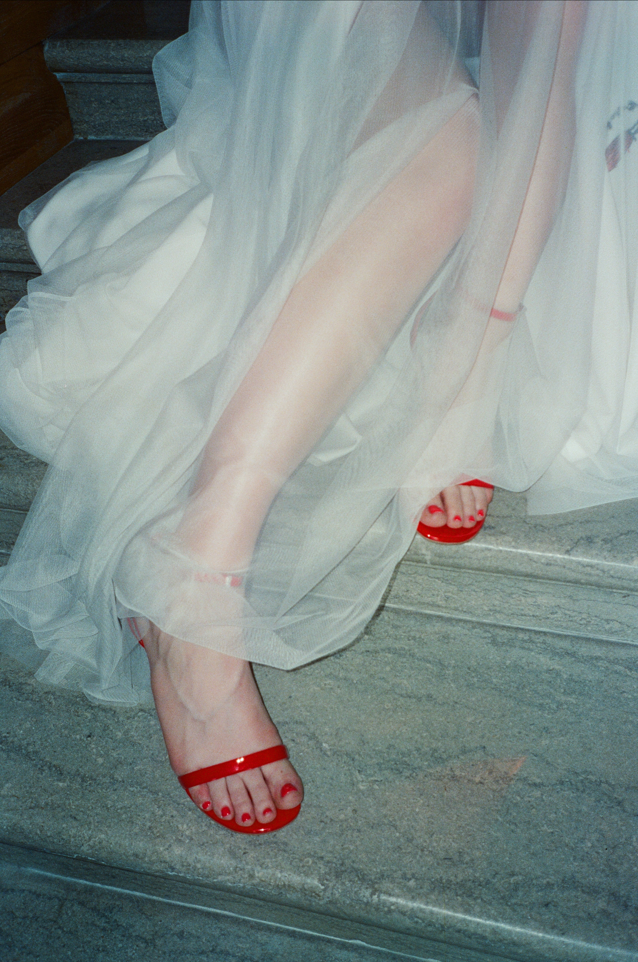 Фотограф на фотосъемку на пленку в Москве. Пленочный фотограф в Москве