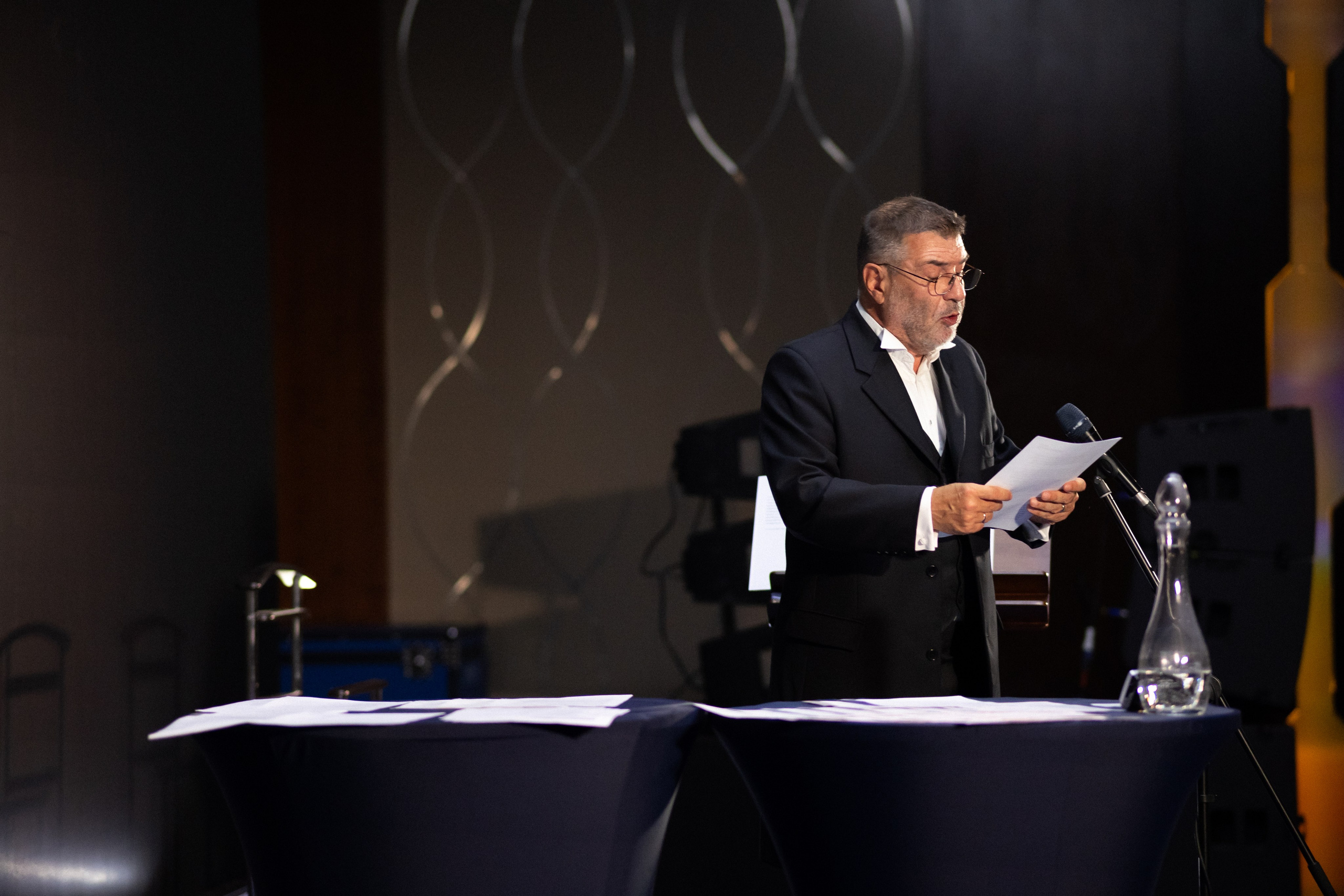 ЕВГЕНИЙ ГРИШКОВЕЦ [СПЕКТАКЛЬ]. Арина Тамочкина. Фотограф Краснодарю