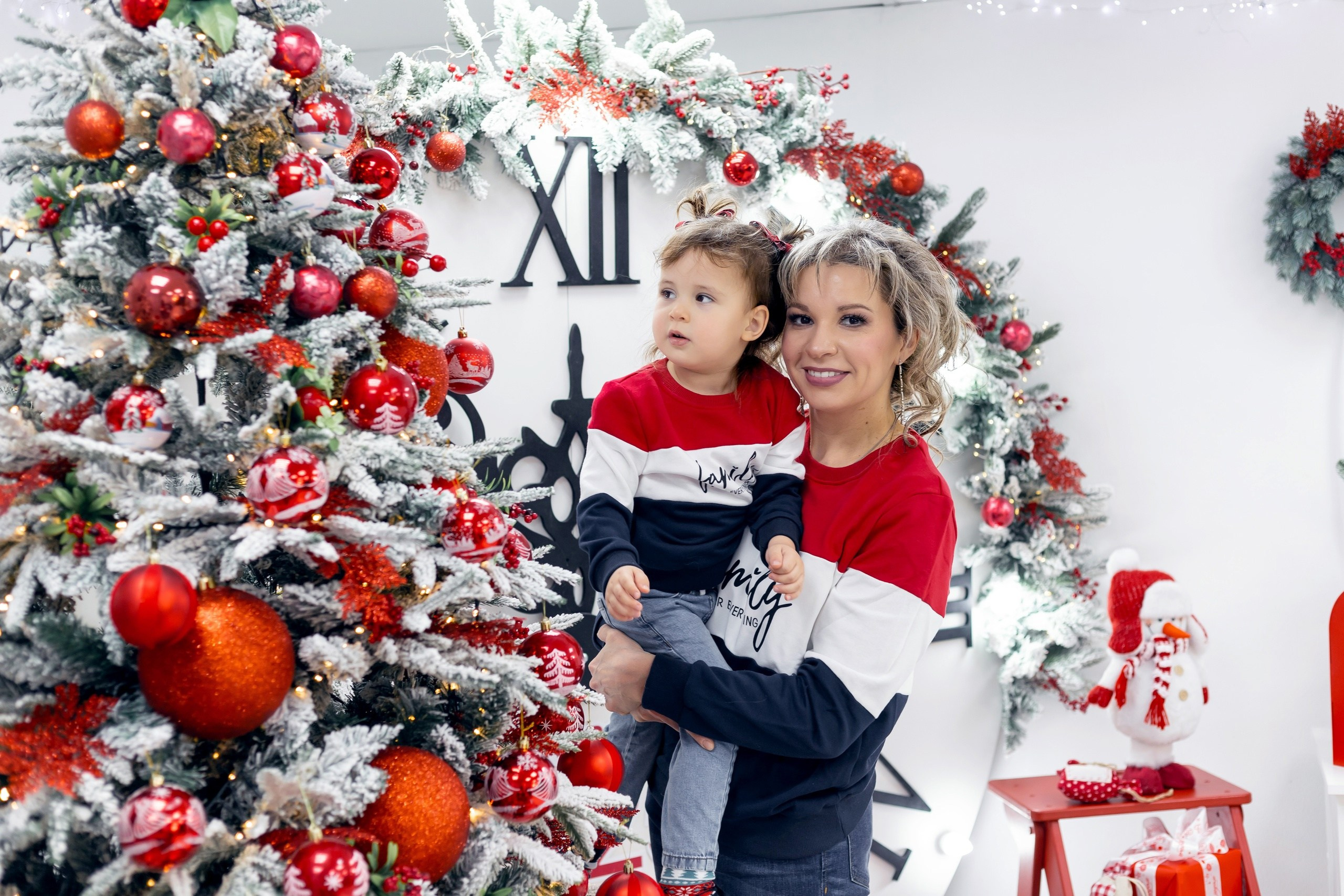 Семейная новогодняя фотосессия. Фотостудия «Олеся». Фотостудия в г. Верхняя Пышма