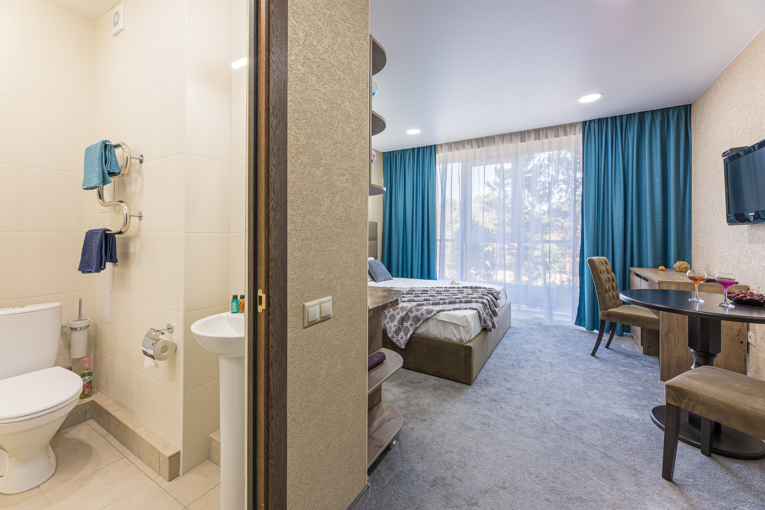 Renatphoto-Широкоформатная фотосъёмка апартаментов. Профессиональная фотосъёмка интерьеров, предметная фотосессия еды для меню г. Анапа