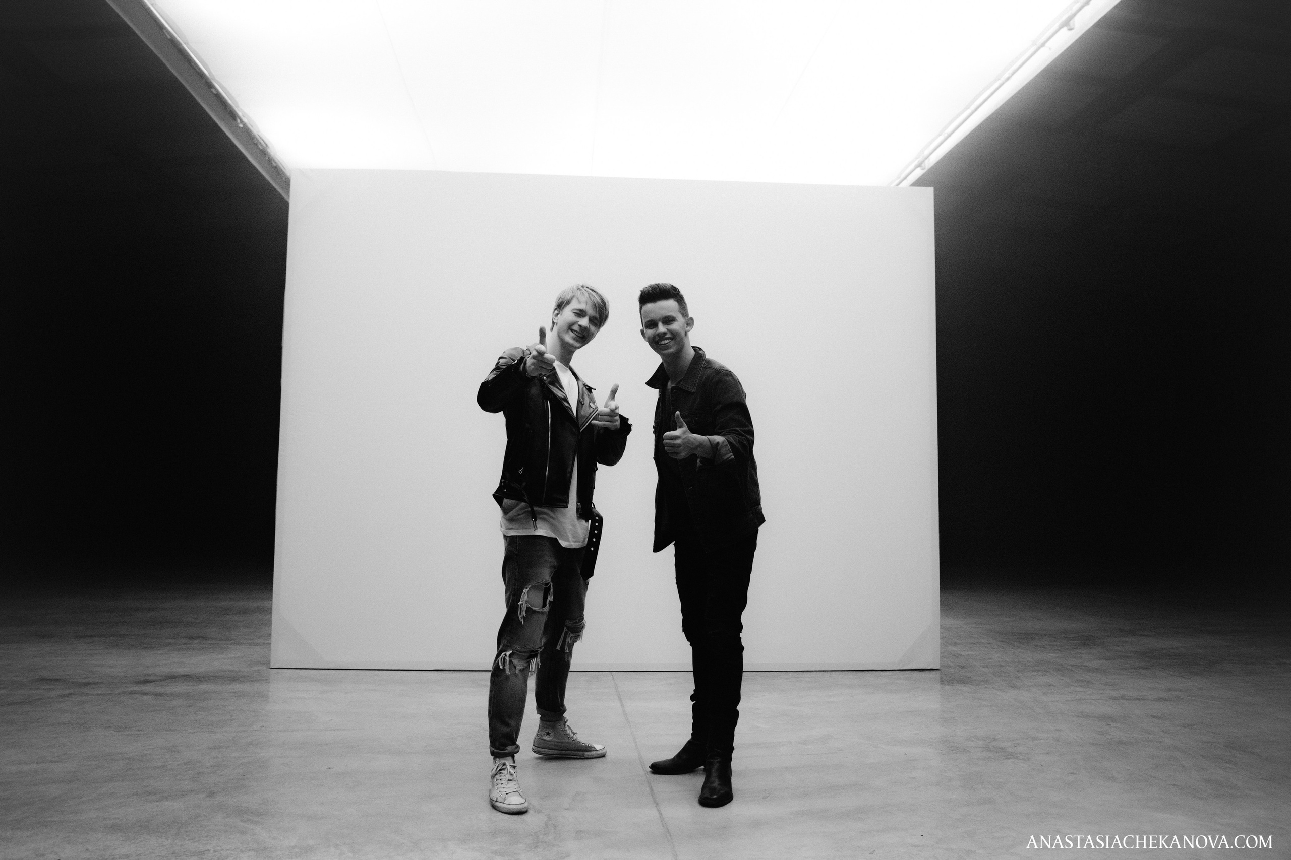 Backstage съемки клипа группы DVOE. Концертный и бурлеск фотограф Москва