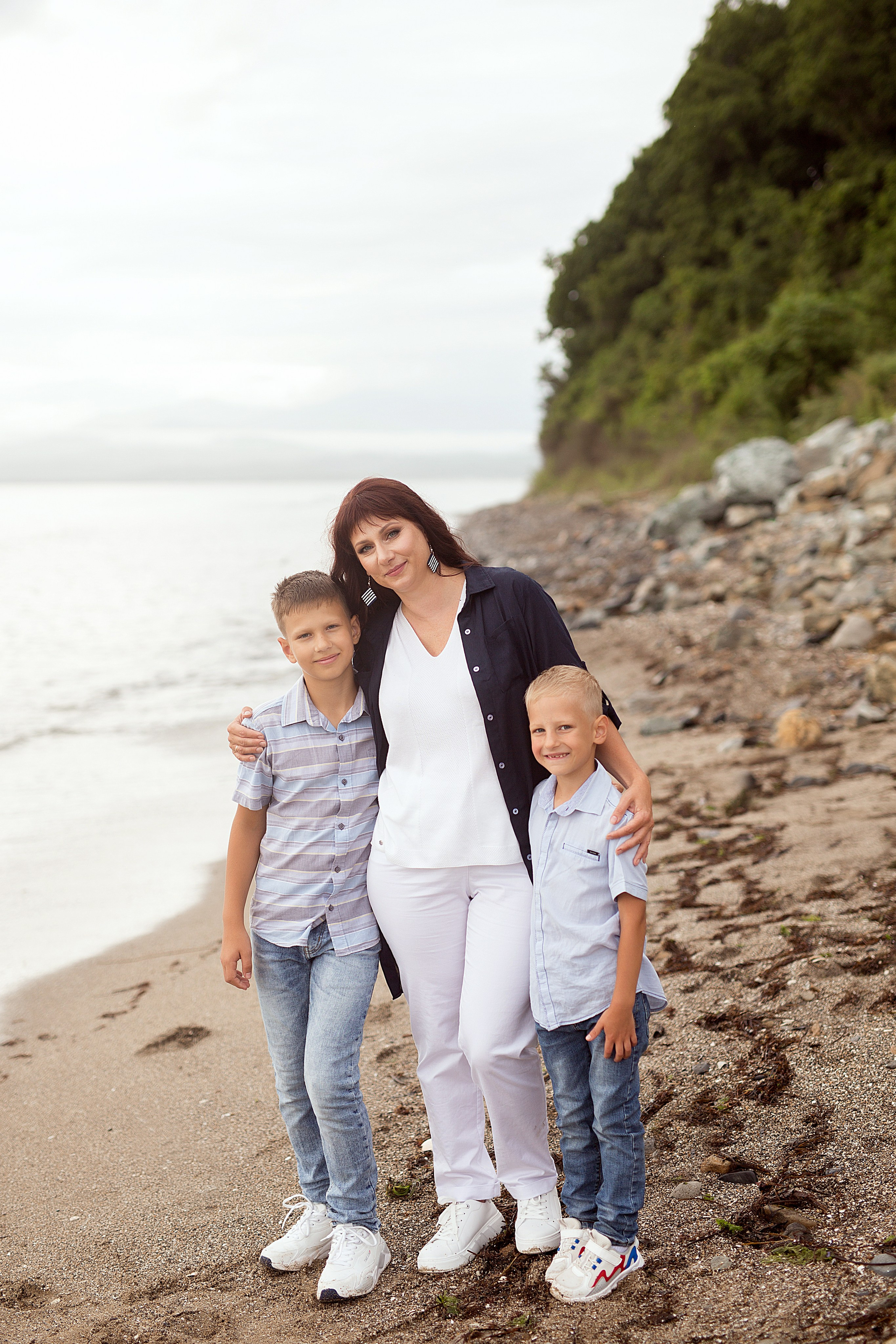 Семейная прогулка у моря. Людмила Далидович топовый семейный фотограф Находка/Владивосток