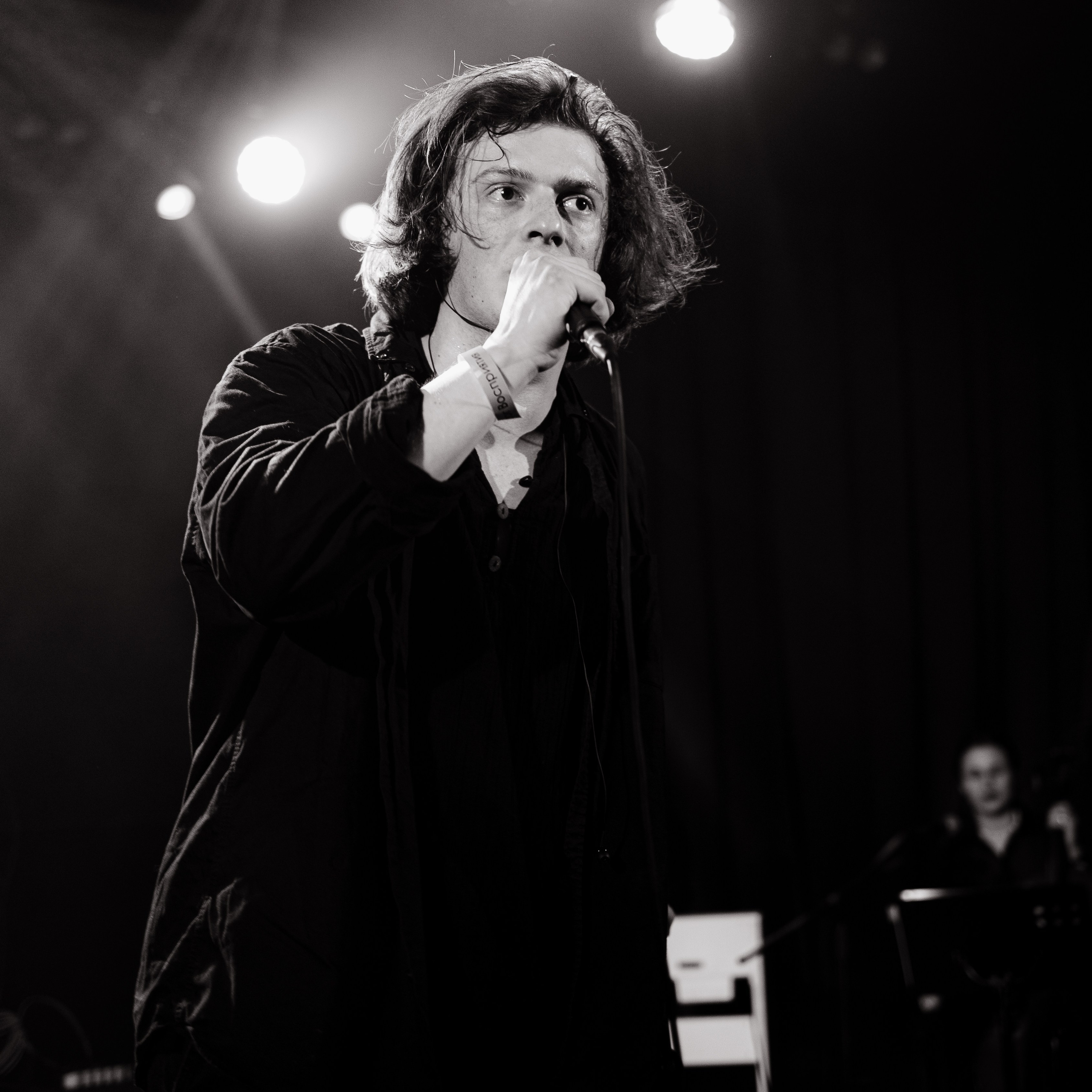 Бонд с кнопкой. Gorsvet.ph