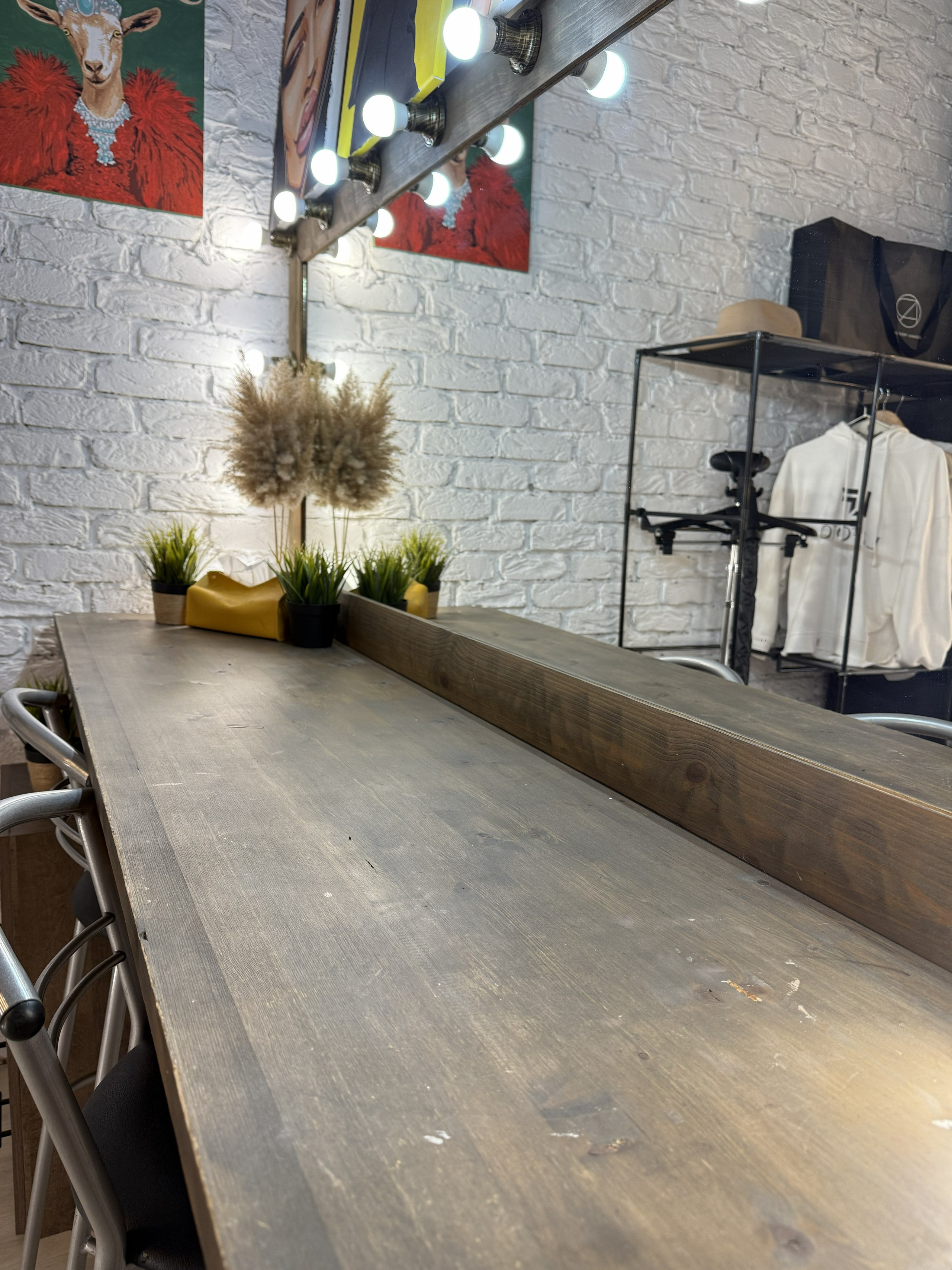 Гримерная комната. Главная