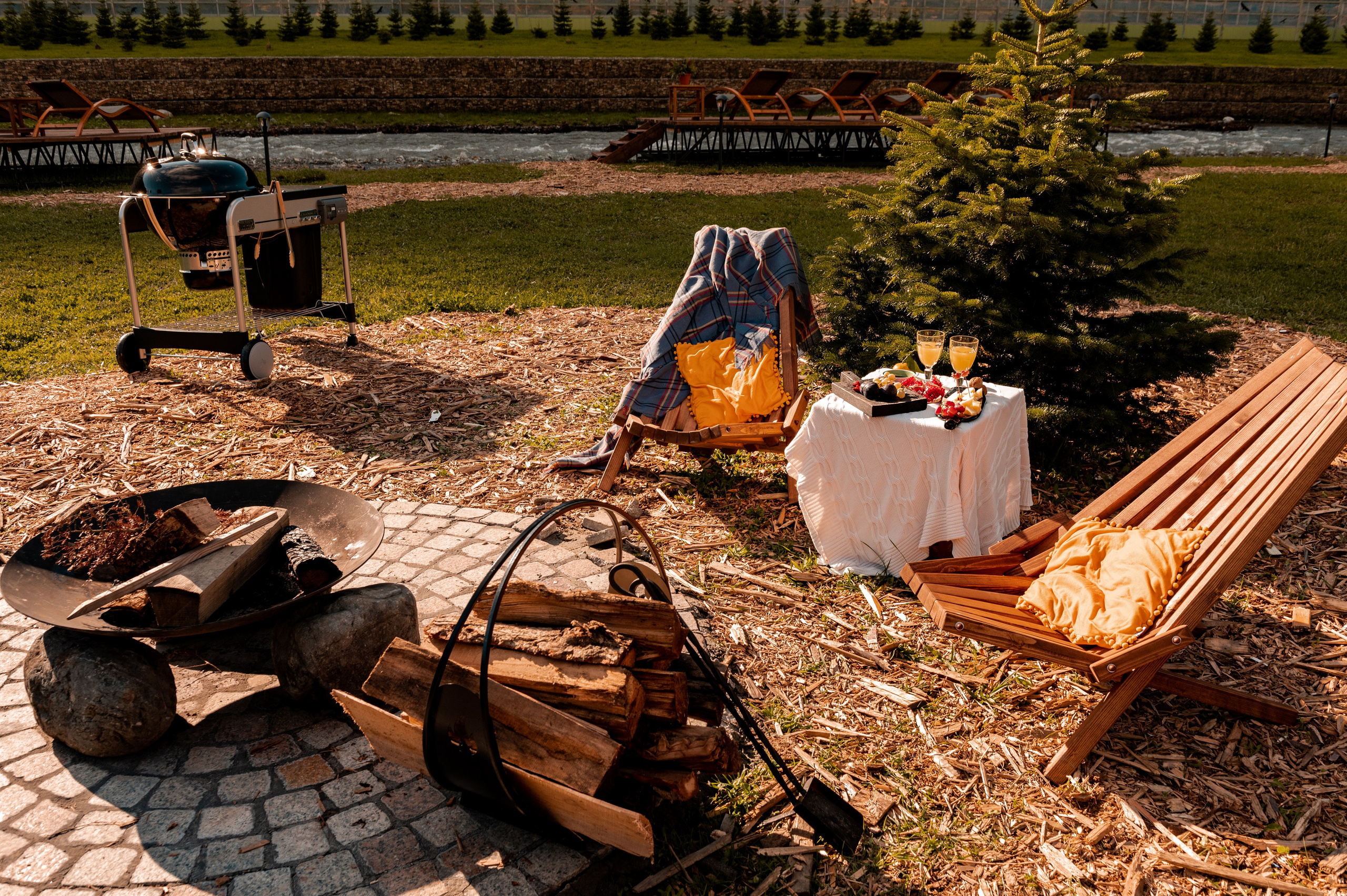 Контент съемка места для отдыха на курорте Газпром Поляна «Мзымта Пляж». Репортажный фотограф в Красной Поляне и Сочи Павлюченко Екатерина