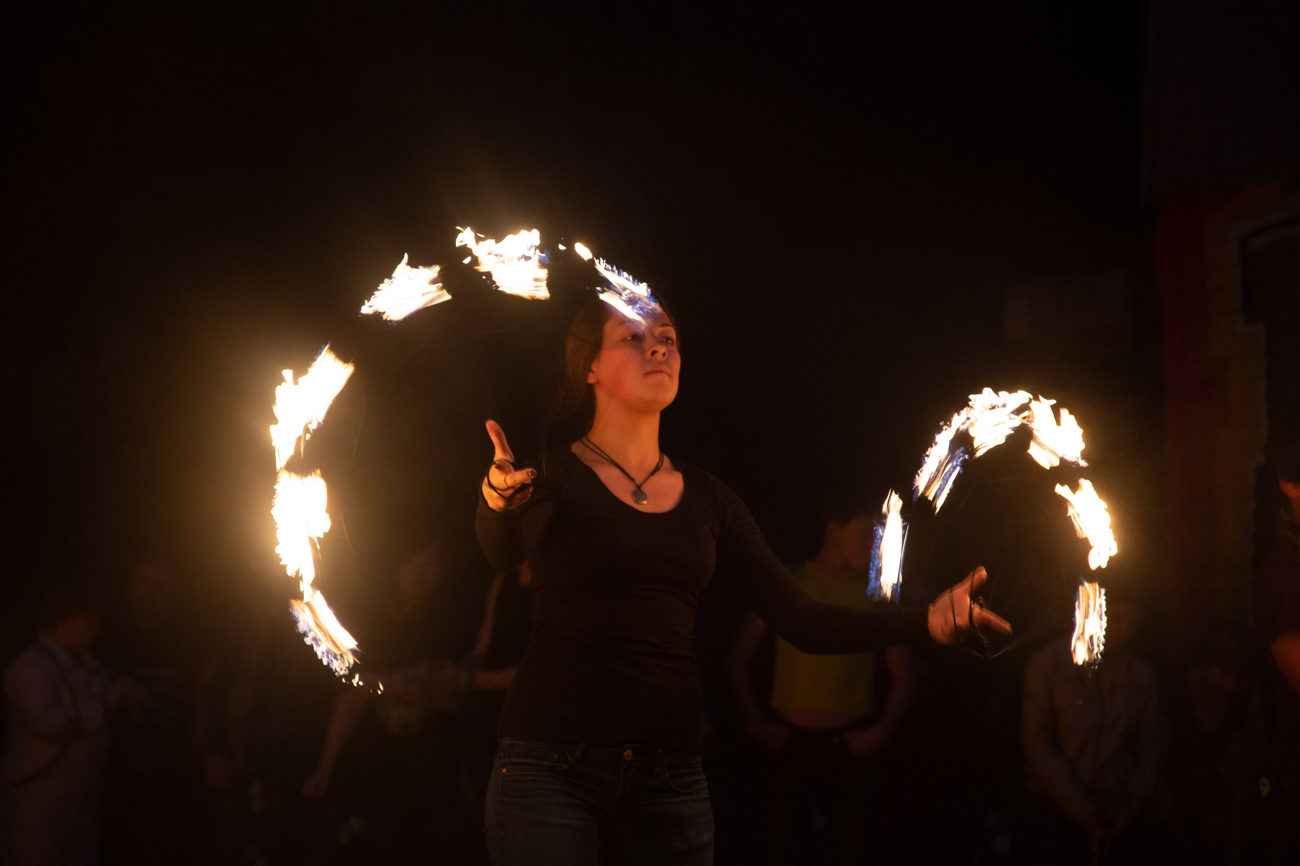 Огненное шоу в Перми. Фотограф Никита Попов. Фотограф Пермь. Фотосессия в фотостудии Перми и на свежем воздухе