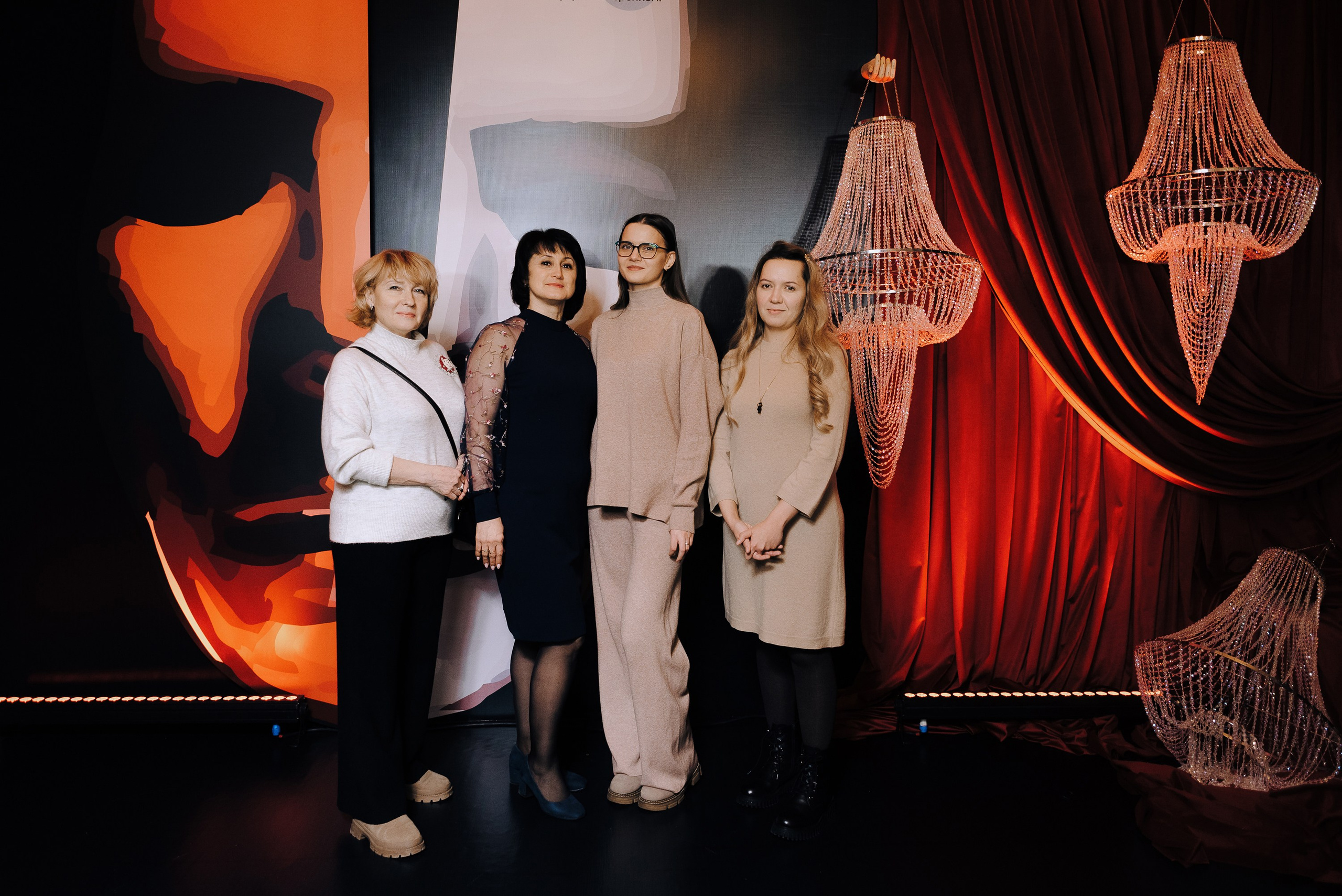 СПЕКТАКЛЬ «ВОЛШЕБНЫЕ ОЧКИ» ОПТИК-ЦЕНТР. Репортажный фотограф Зуев Роман г. Челябинск