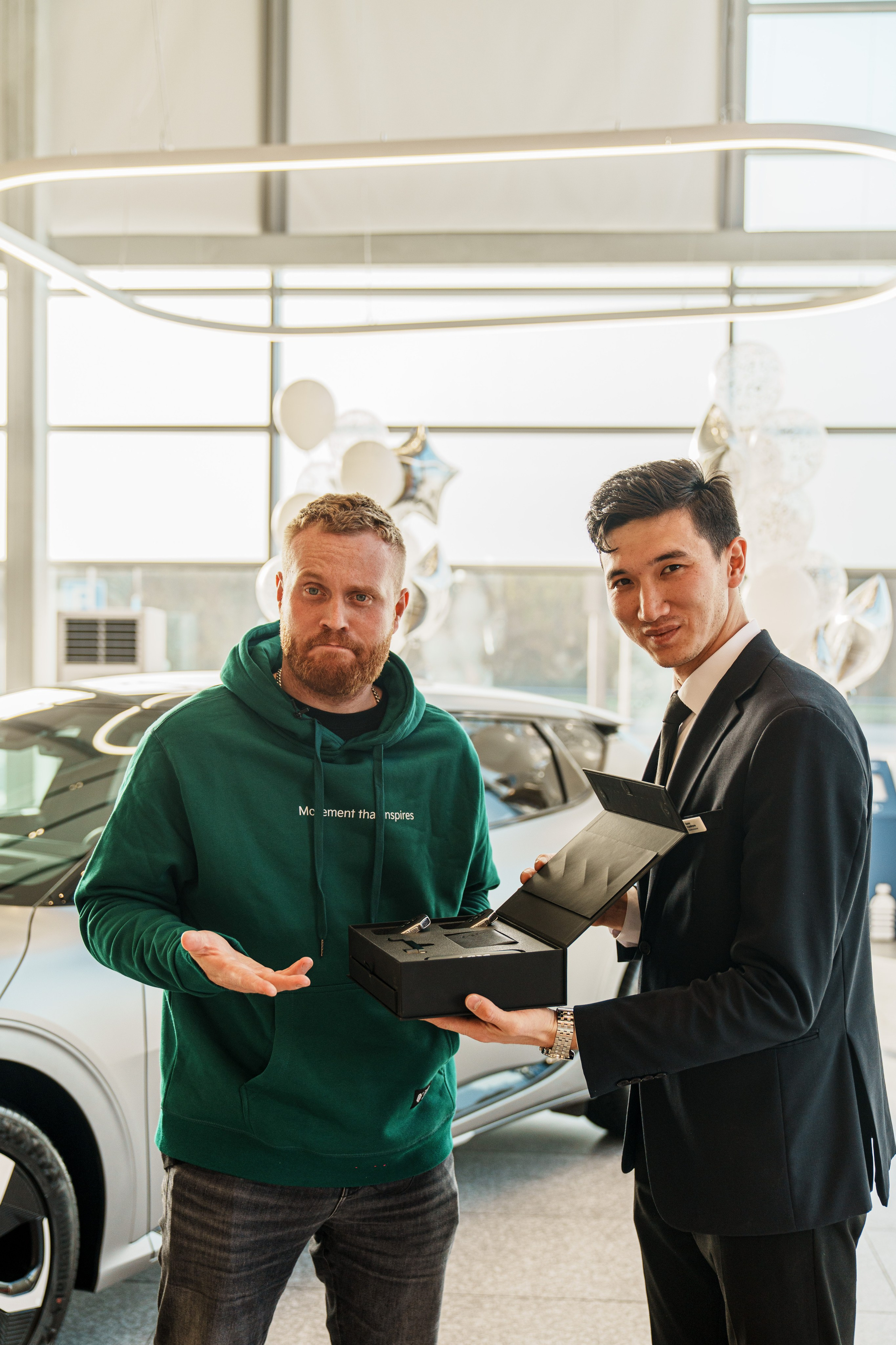 Kia EV6 Вручение Евгений Чебаткову. Фотограф TAULAN_1