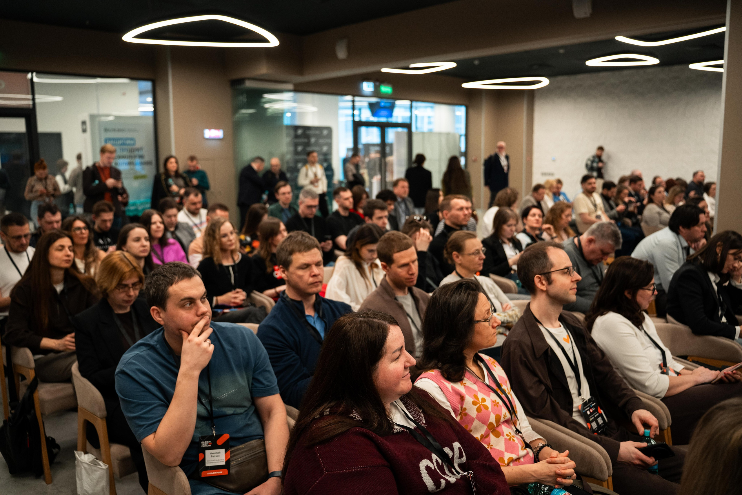 Global Tech Forum 27.03.2026. Коммерческий и художественный фотограф и видеограф в Москве Арсений Тургенев