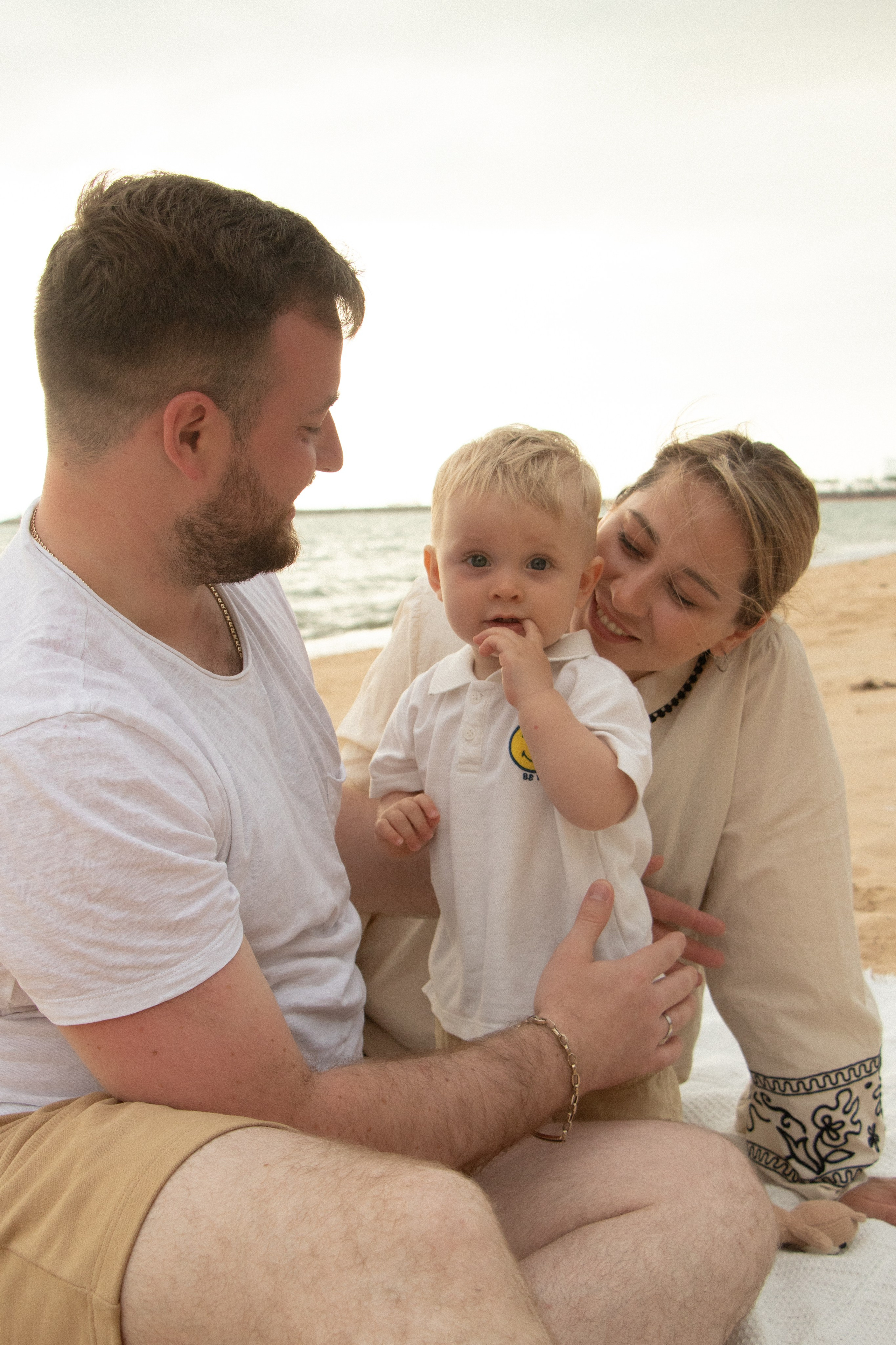 Alena’s family. Portrait photographer in Thailand